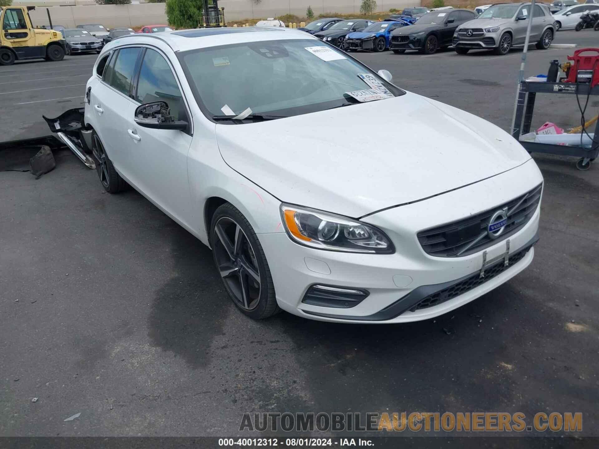 YV1902SS2F1251634 VOLVO V60 2015