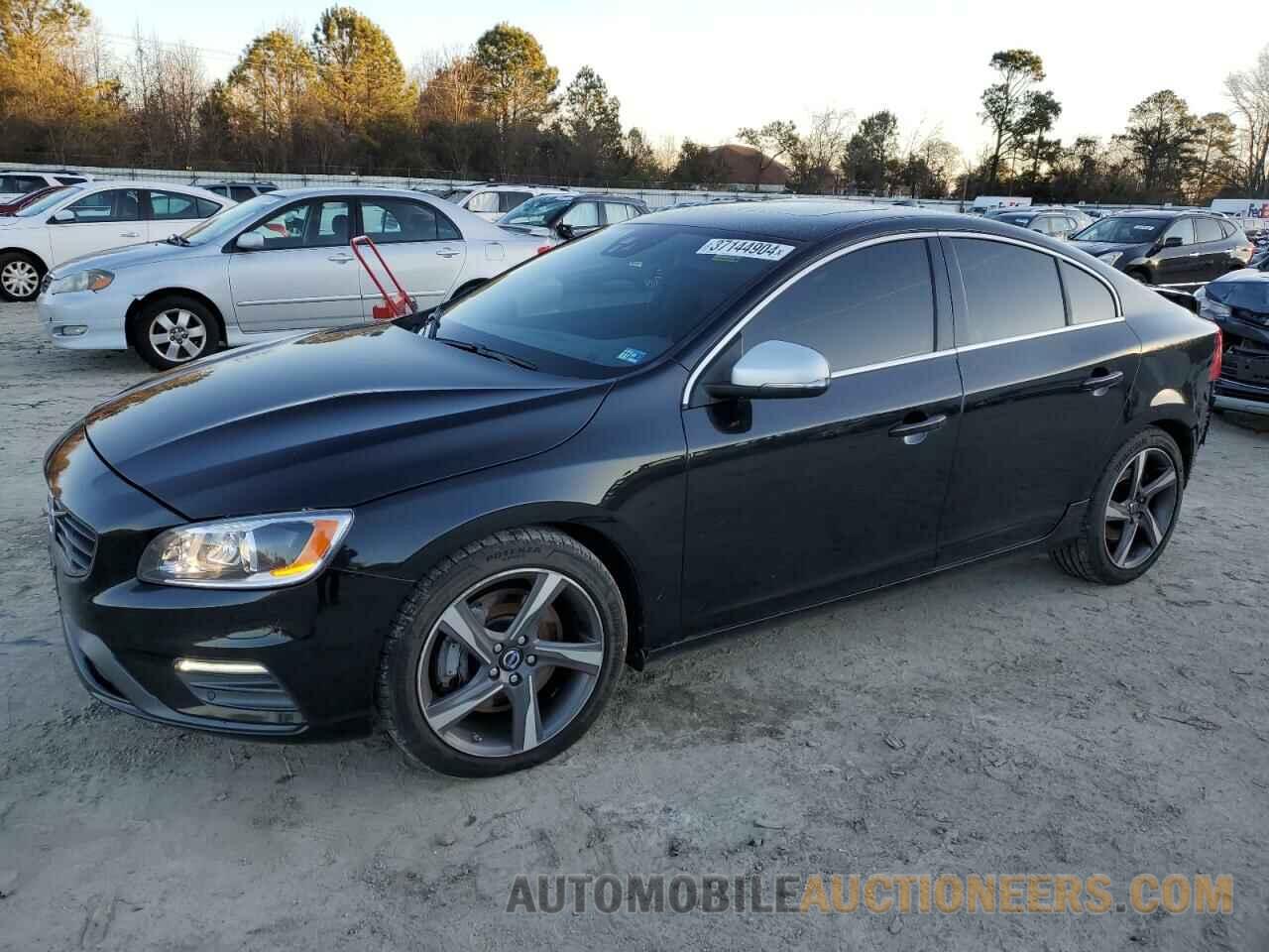 YV1902TH3F2309330 VOLVO S60 2015