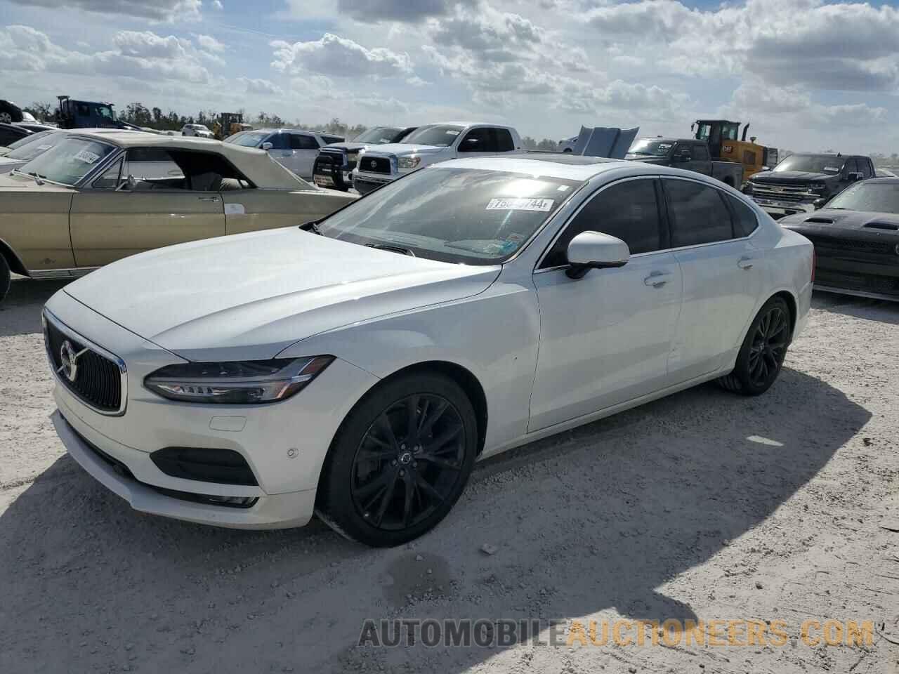 YV1A22MK1H1011272 VOLVO S90 2017