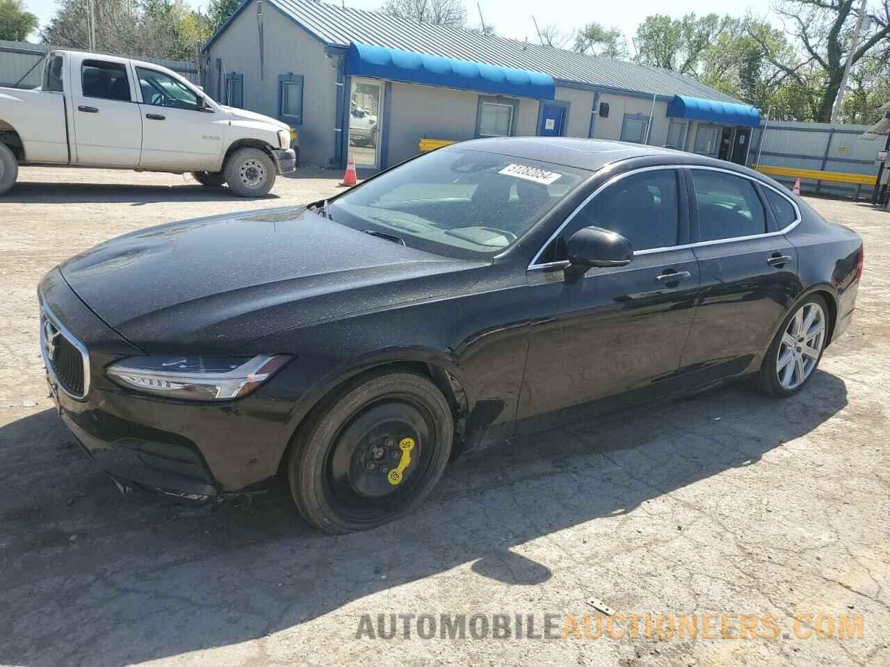 YV1A22MK1H1012051 VOLVO S90 2017