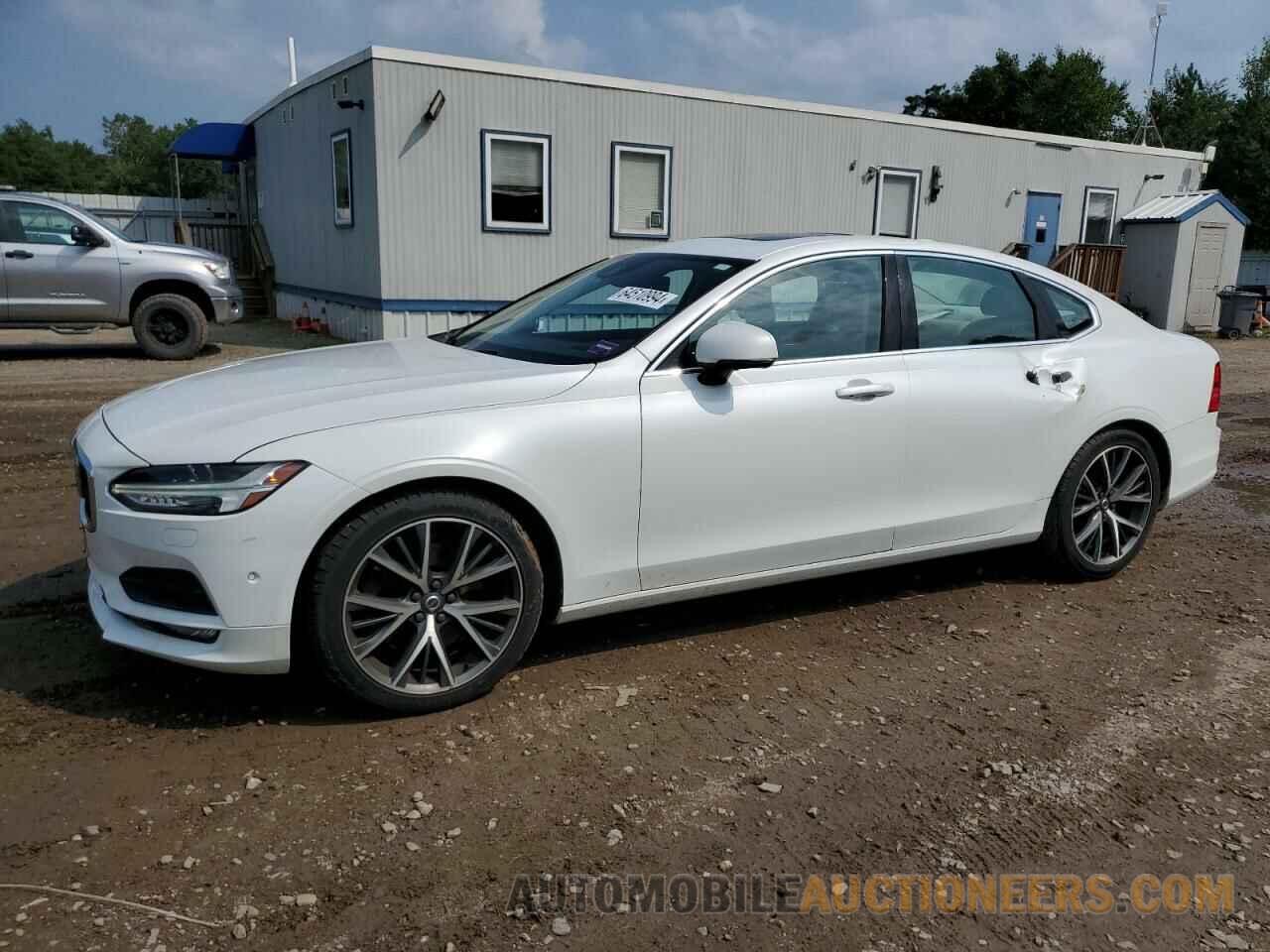 YV1A22MK7H1012605 VOLVO S90 2017