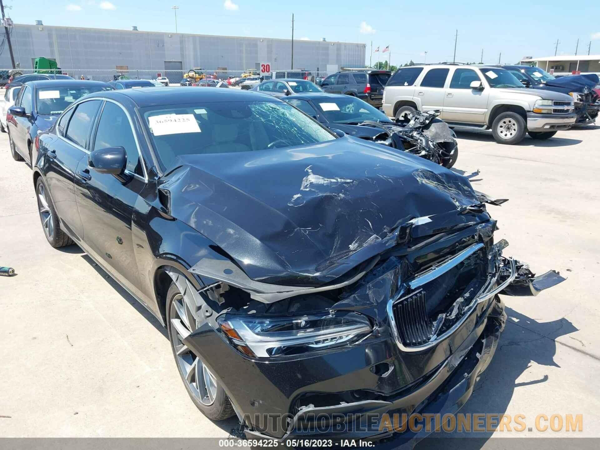 YV1A22MK9H1011665 VOLVO S90 2017