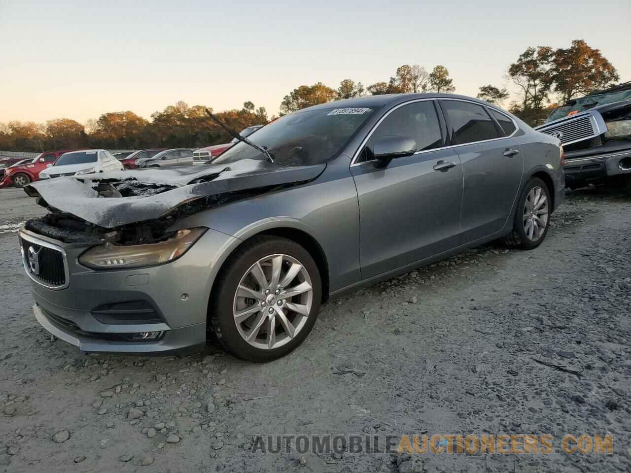 YV1A22MKXH1004479 VOLVO S90 2017