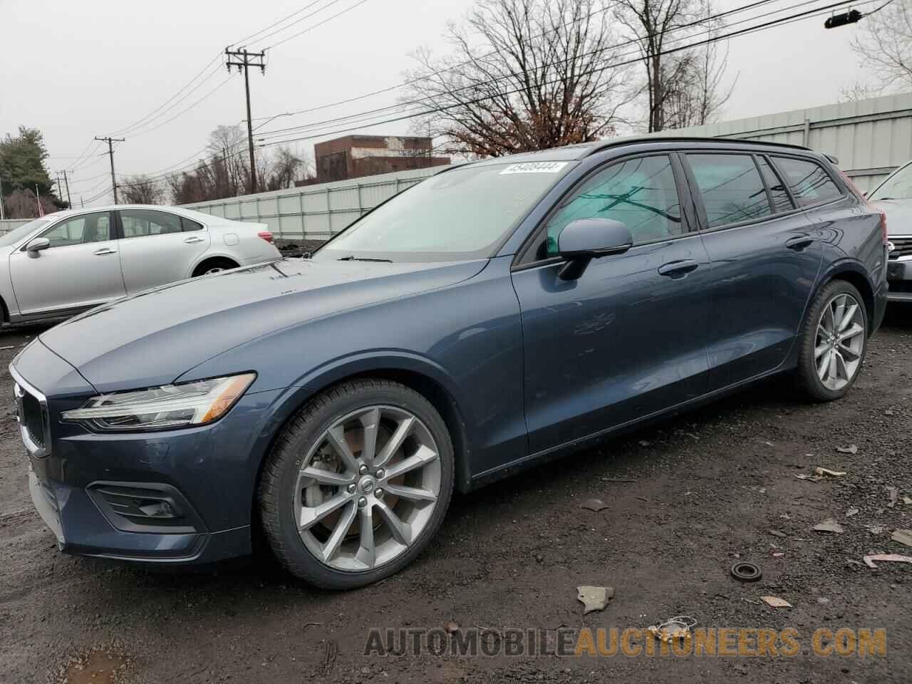 YV1A22SK8K1339668 VOLVO V60 2019