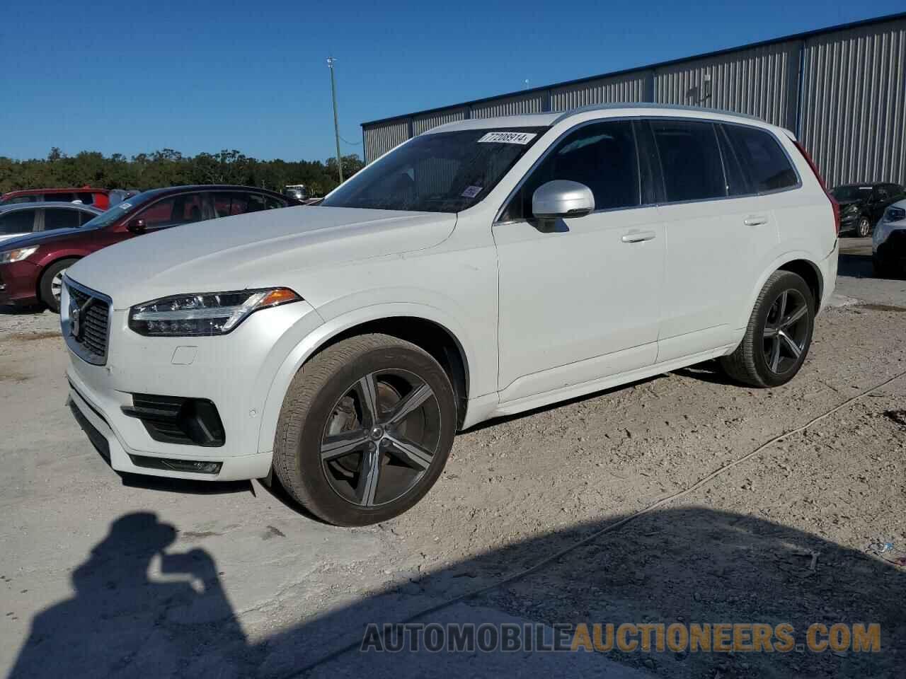 YV4102KM9J1206572 VOLVO XC90 2018