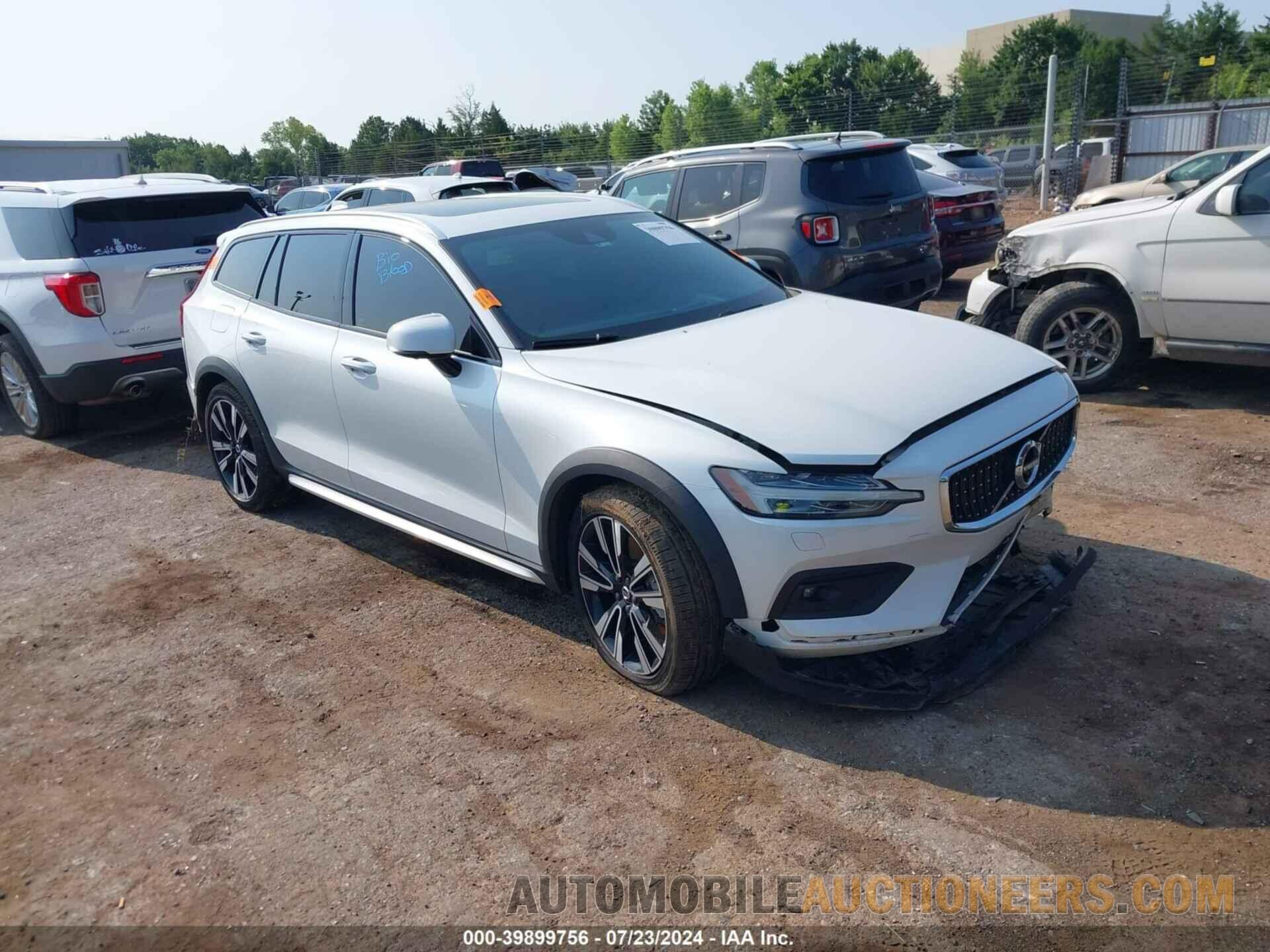 YV4102WK2L1038110 VOLVO V60 CROSS COUNTRY 2020