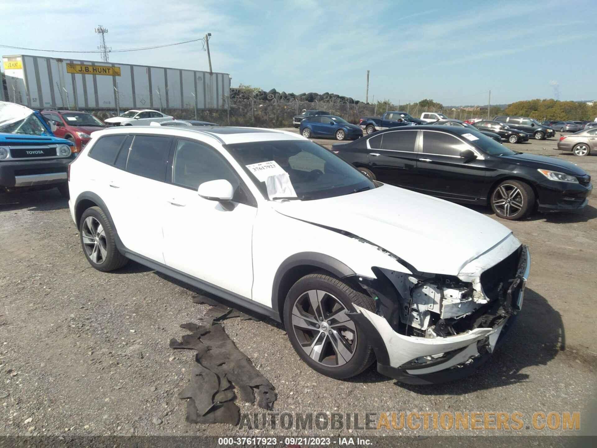 YV4102WK3L1031196 VOLVO V60 CROSS COUNTRY 2020