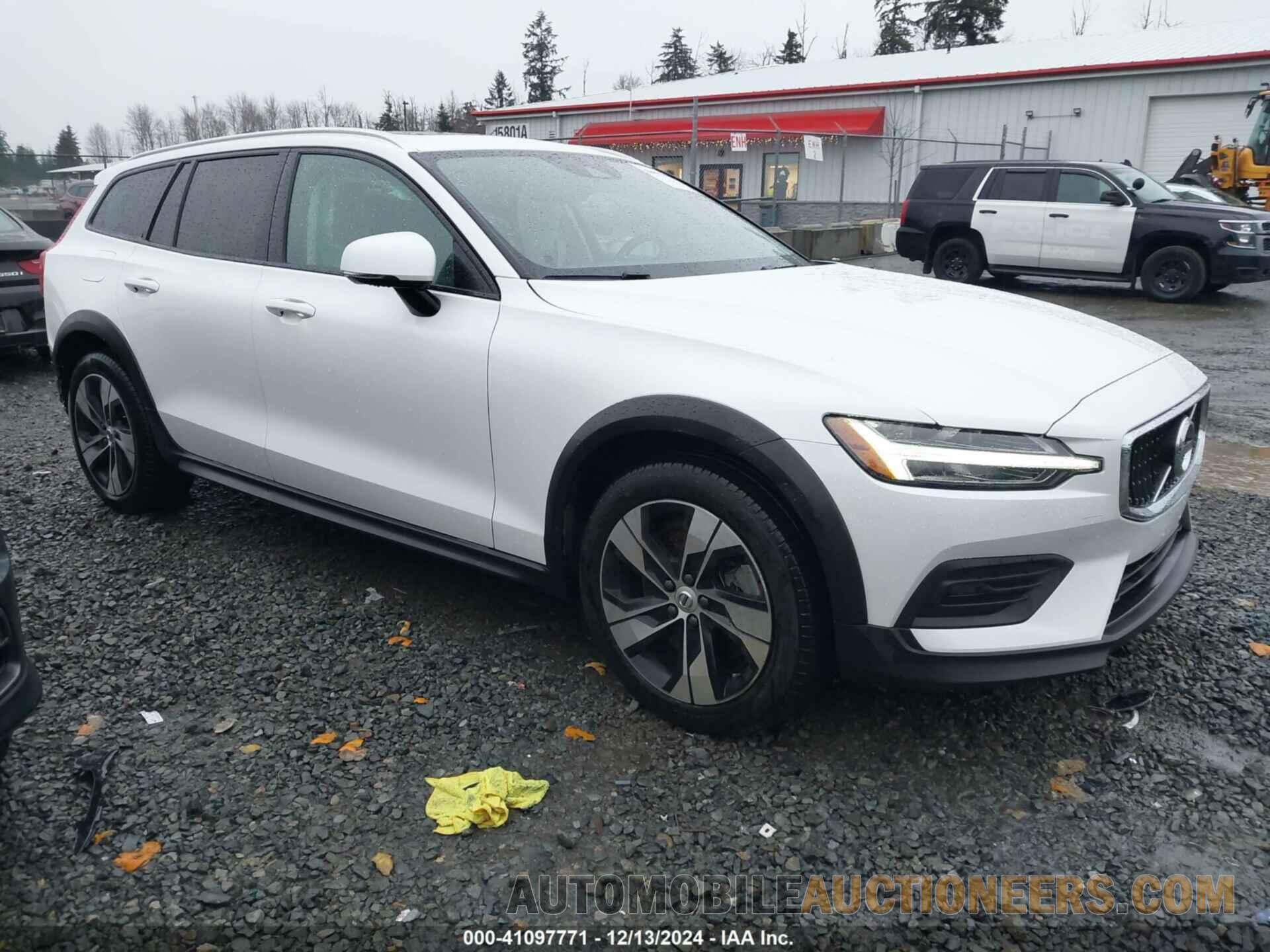 YV4102WK3L1044448 VOLVO V60 CROSS COUNTRY 2020