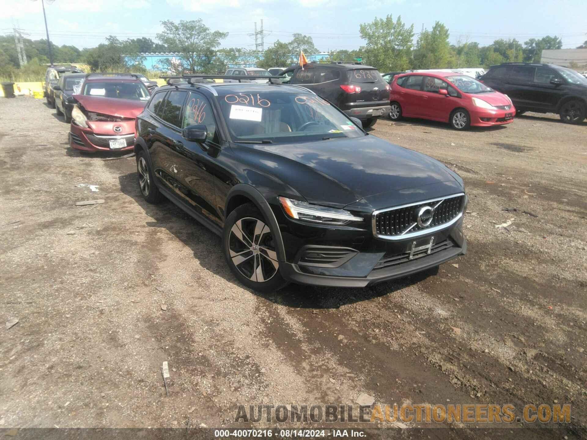 YV4102WK8L1030660 VOLVO V60 CROSS COUNTRY 2020