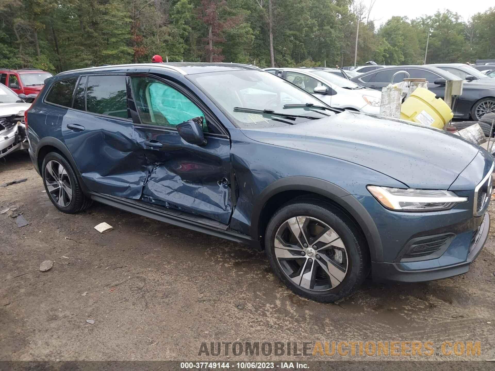 YV4102WK8L1046941 VOLVO V60 CROSS COUNTRY 2020