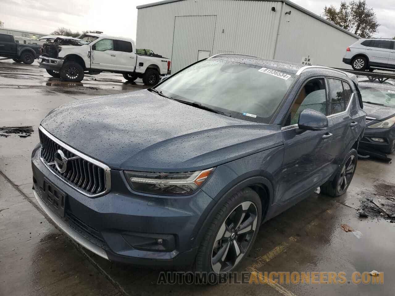 YV4162UL2K2104920 VOLVO XC40 2019