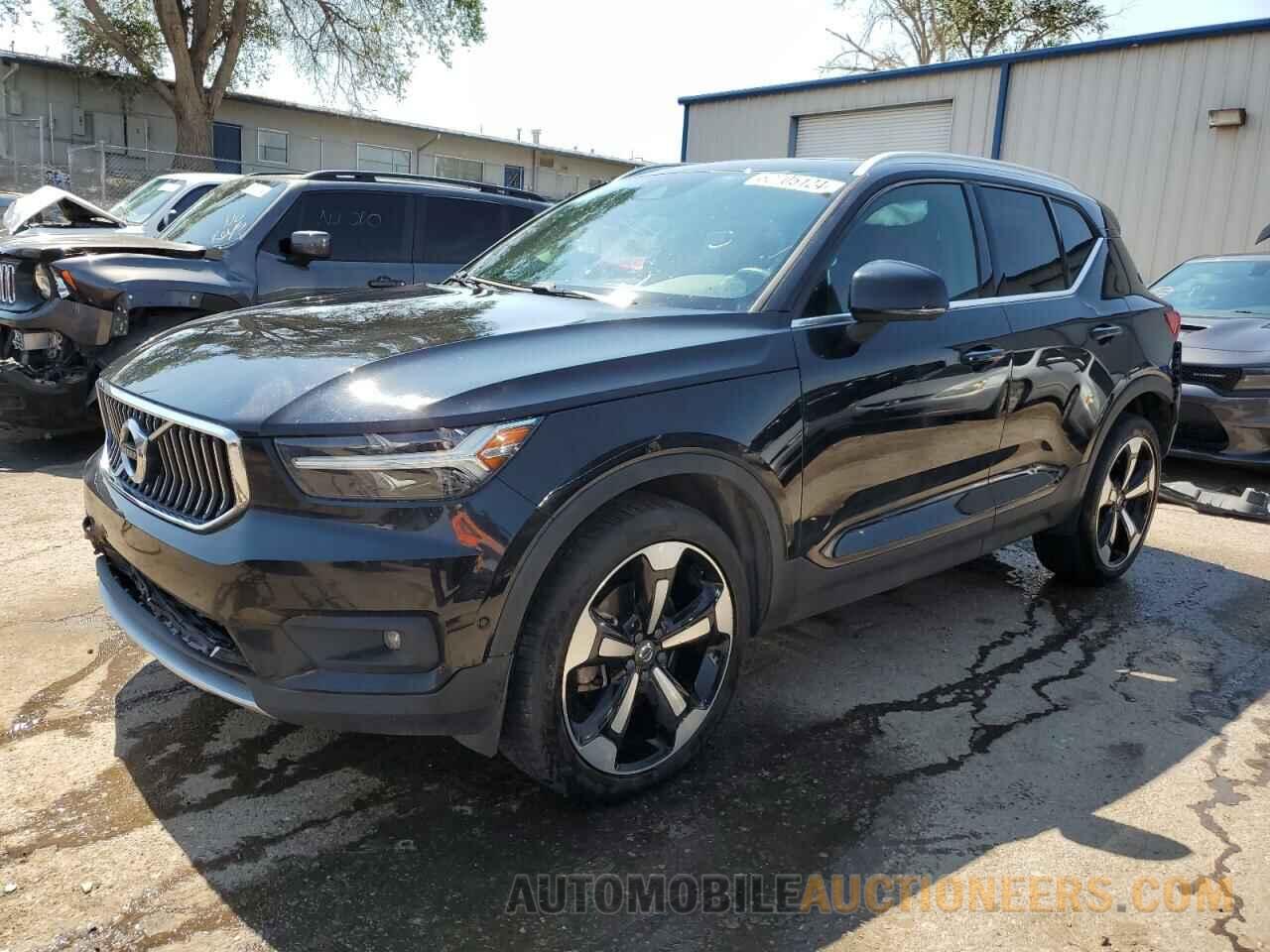 YV4162UL3K2111486 VOLVO XC40 2019