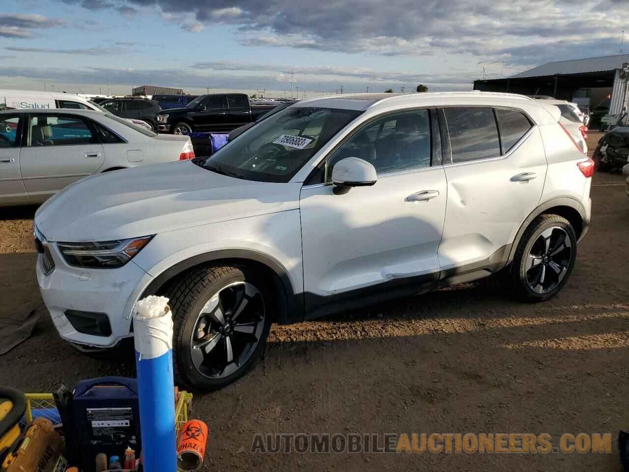 YV4162UL3K2122195 VOLVO XC40 2019