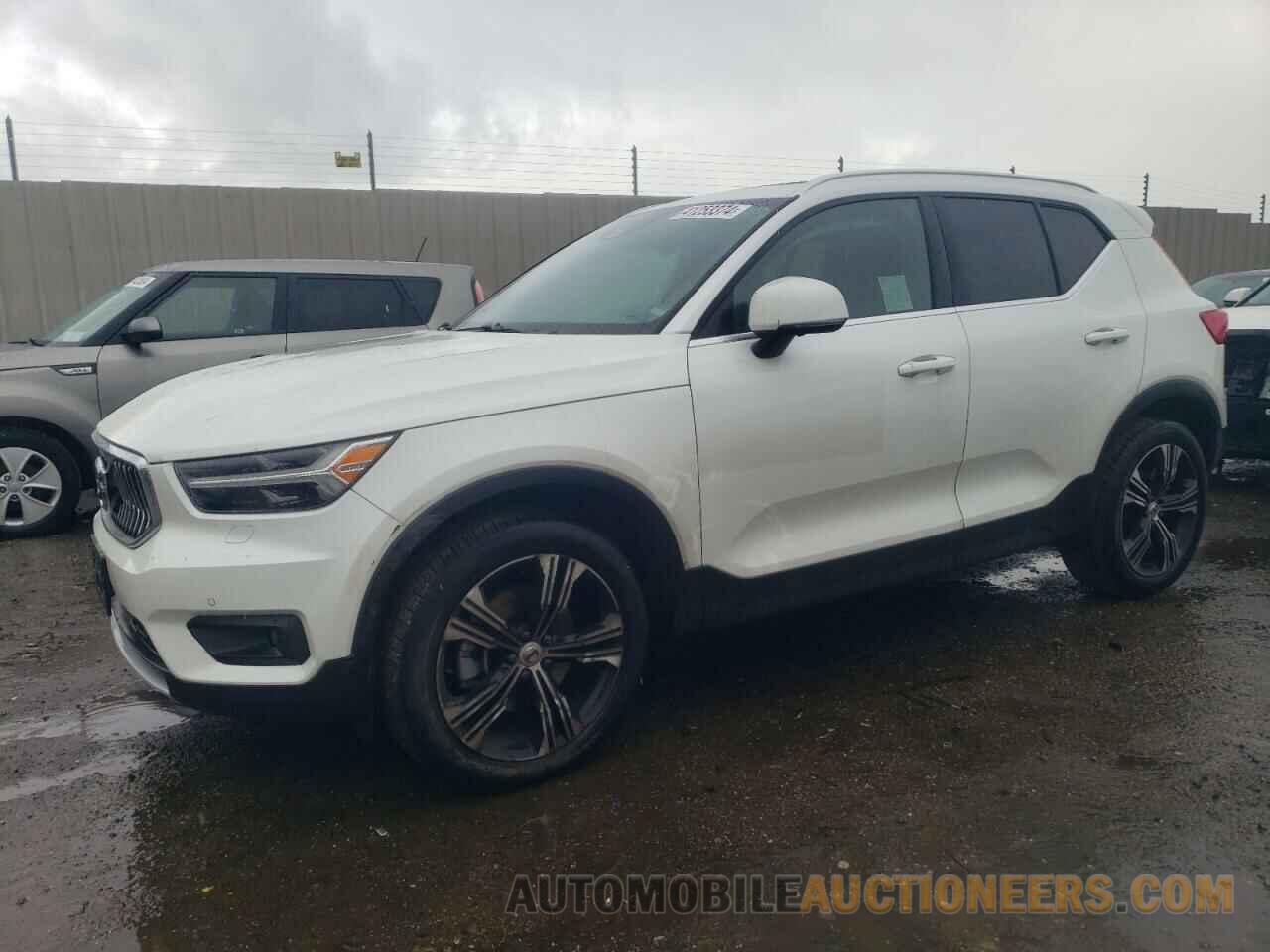 YV4162UL4N2789698 VOLVO XC40 2022