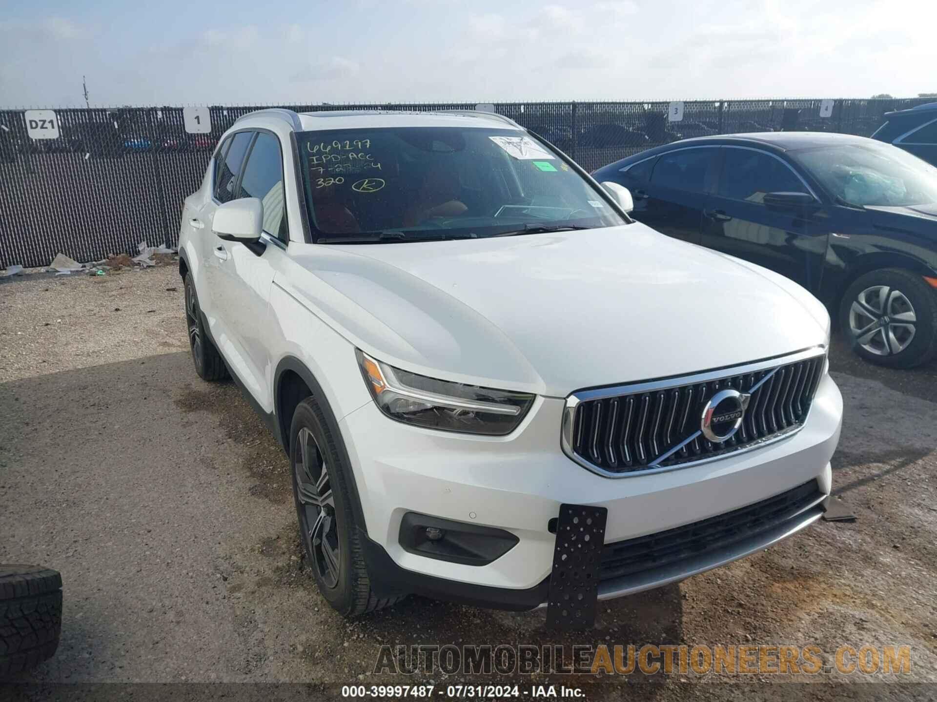 YV4162UL7M2461268 VOLVO XC40 2021