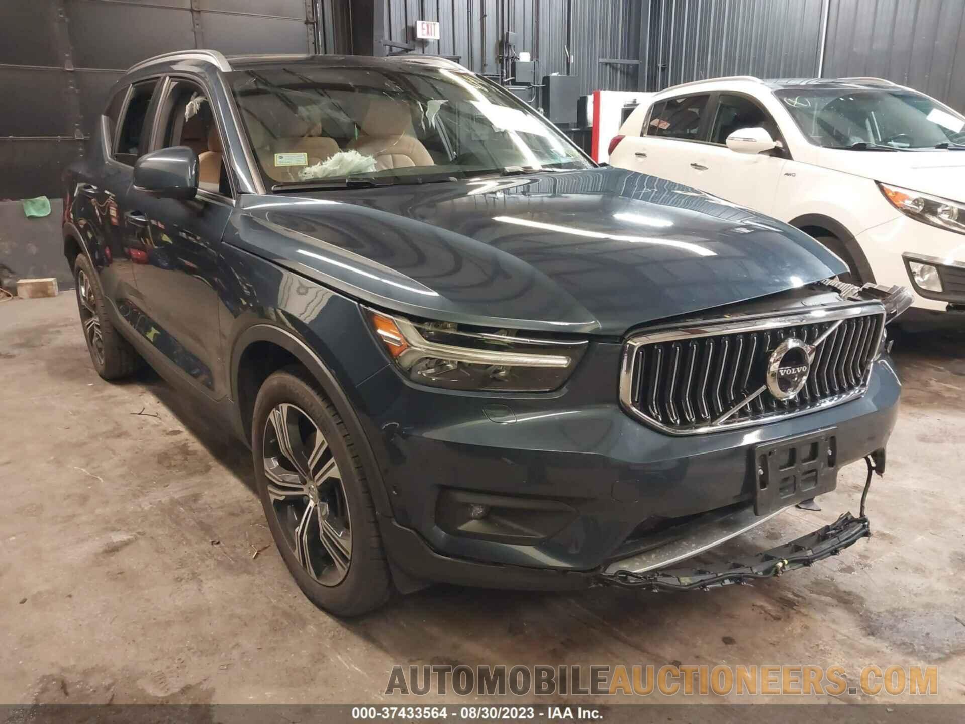 YV4162UL9N2667631 VOLVO XC40 2022