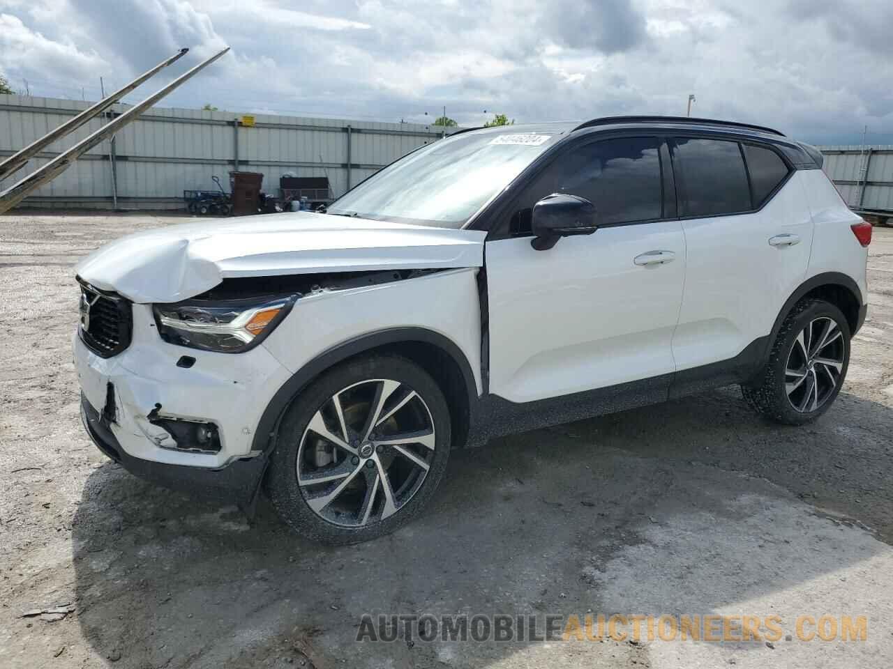 YV4162UM1K2071532 VOLVO XC40 2019