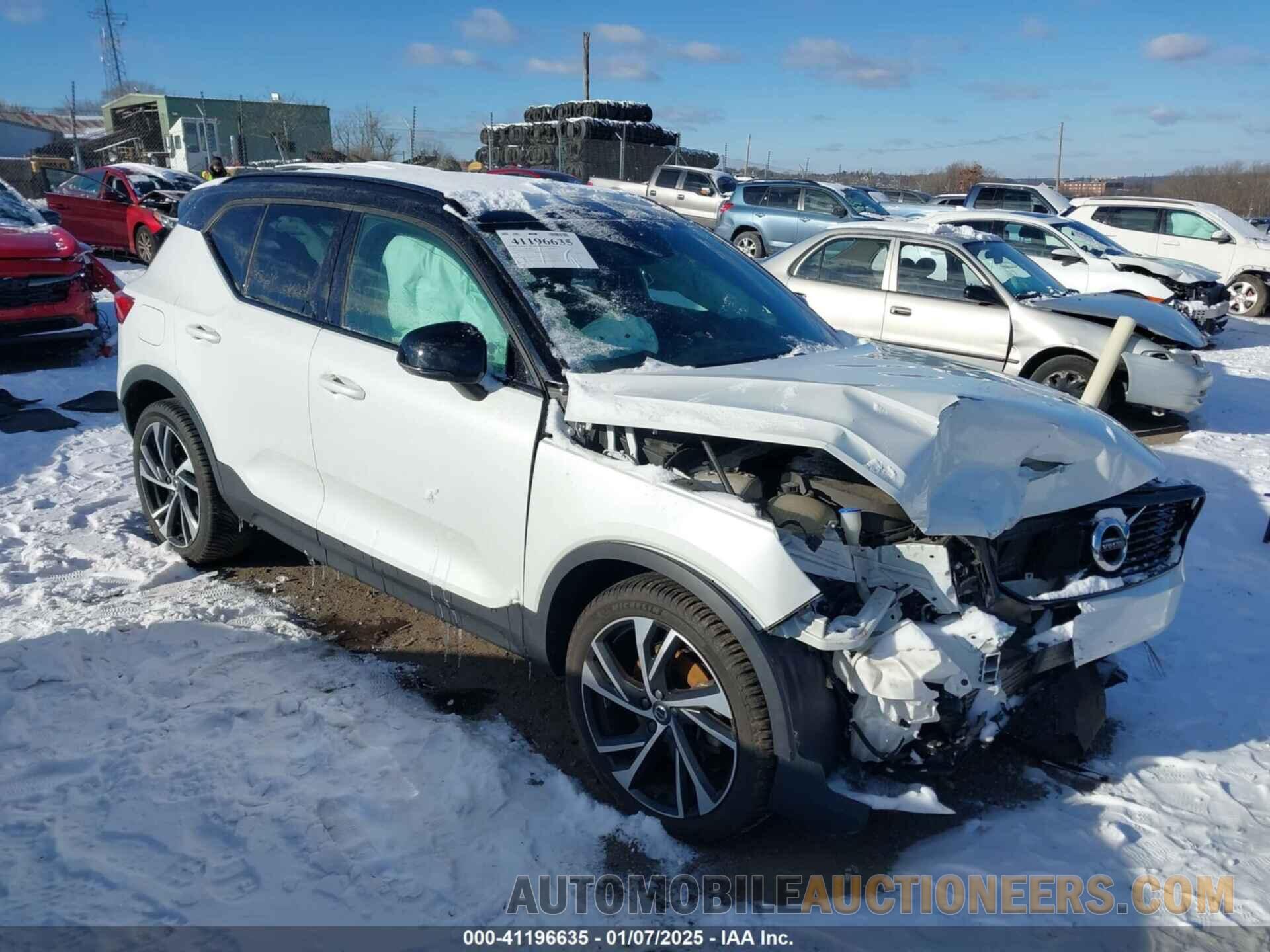 YV4162UM7K2145150 VOLVO XC40 2019