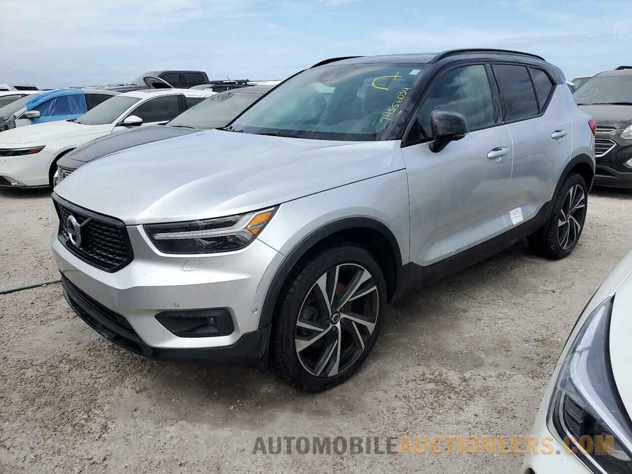 YV4162UM9K2155842 VOLVO XC40 2019