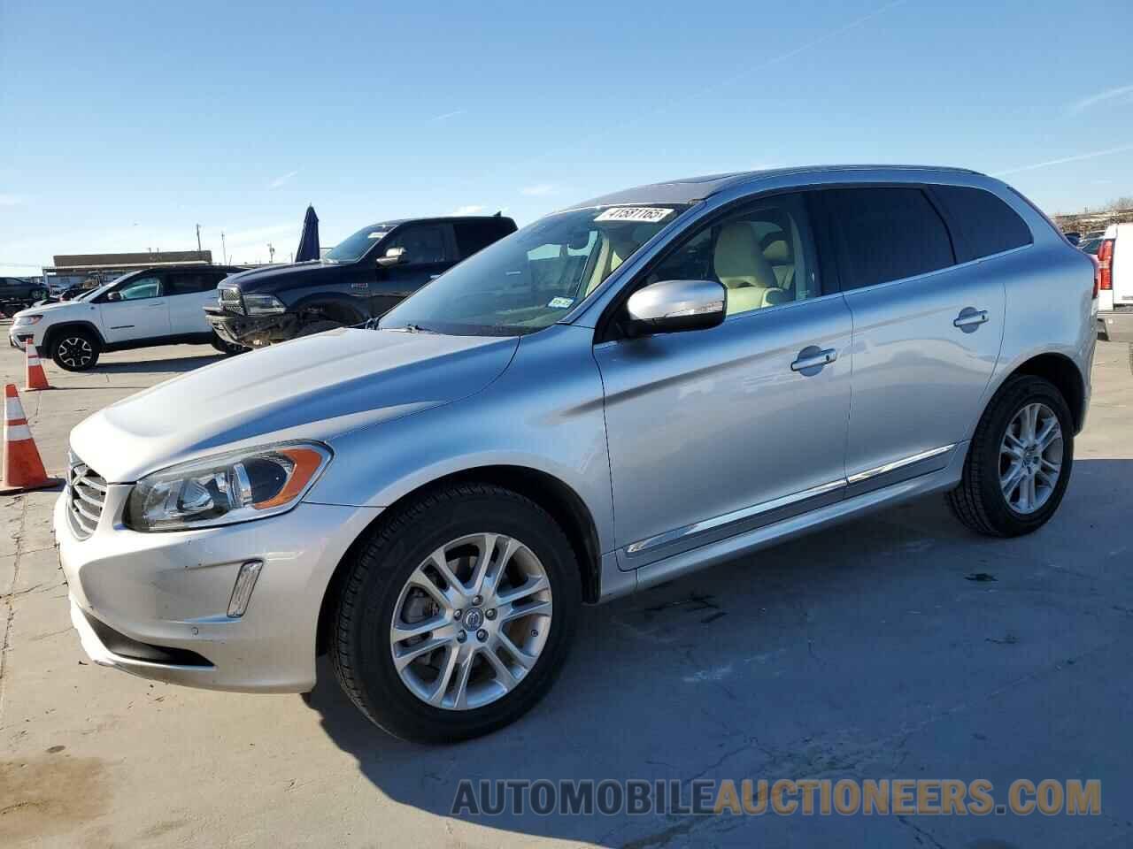 YV440MDKXF2677488 VOLVO XC60 2015