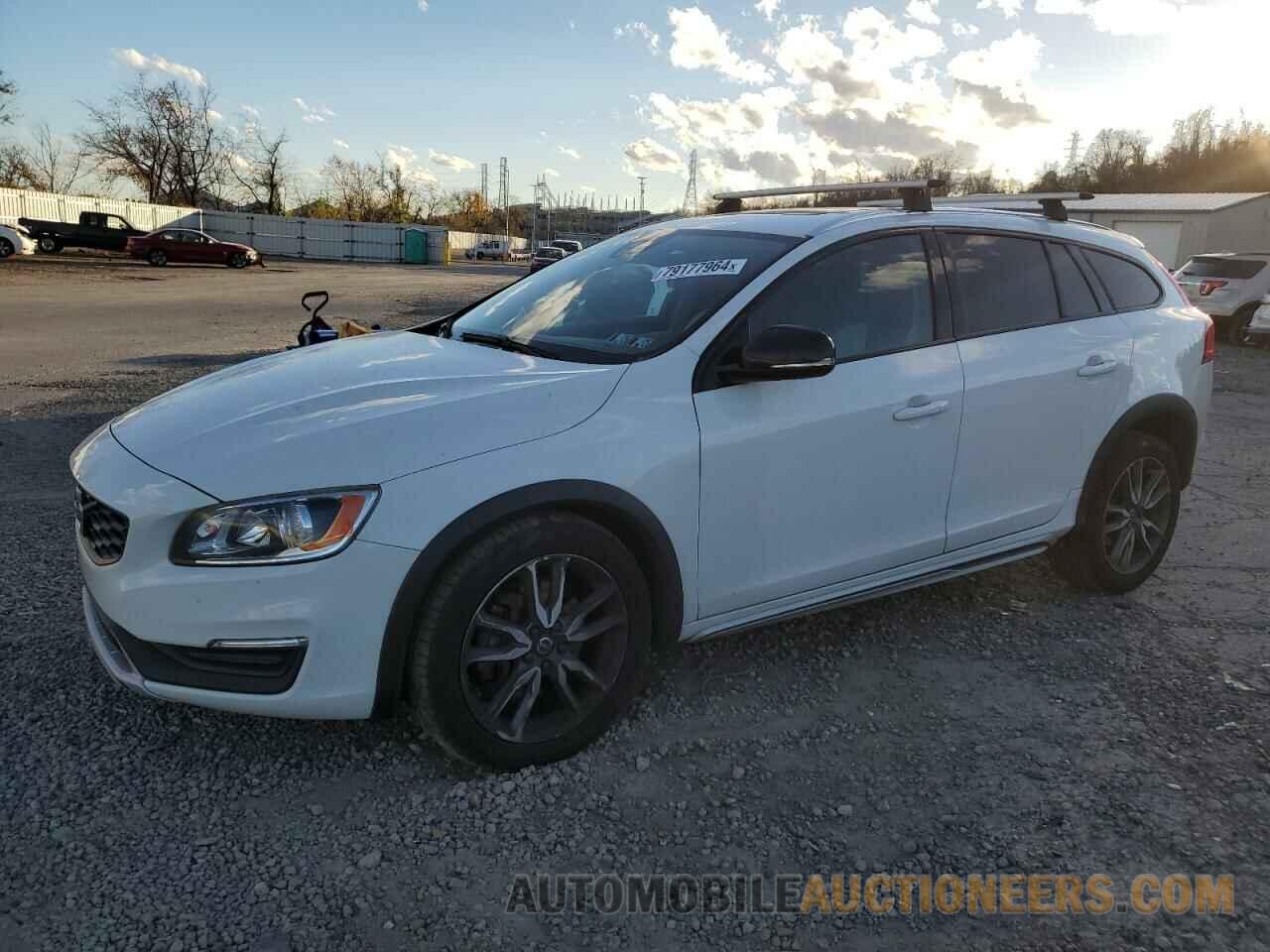 YV440MWK0H1026277 VOLVO V60 2017