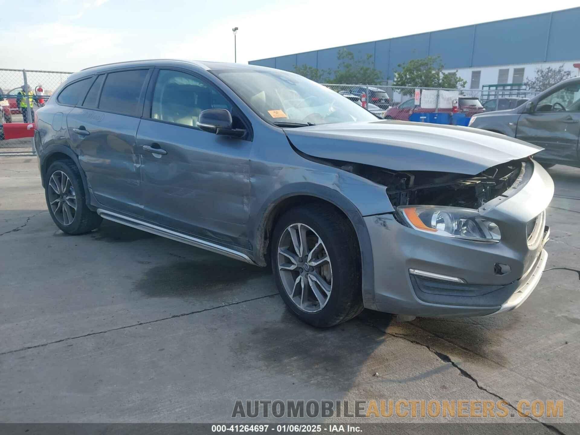 YV440MWK7H1025238 VOLVO V60 CROSS COUNTRY 2017