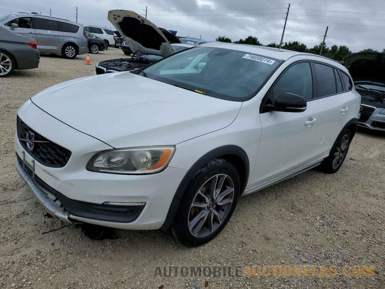 YV4612HK3F1002060 VOLVO V60 2015