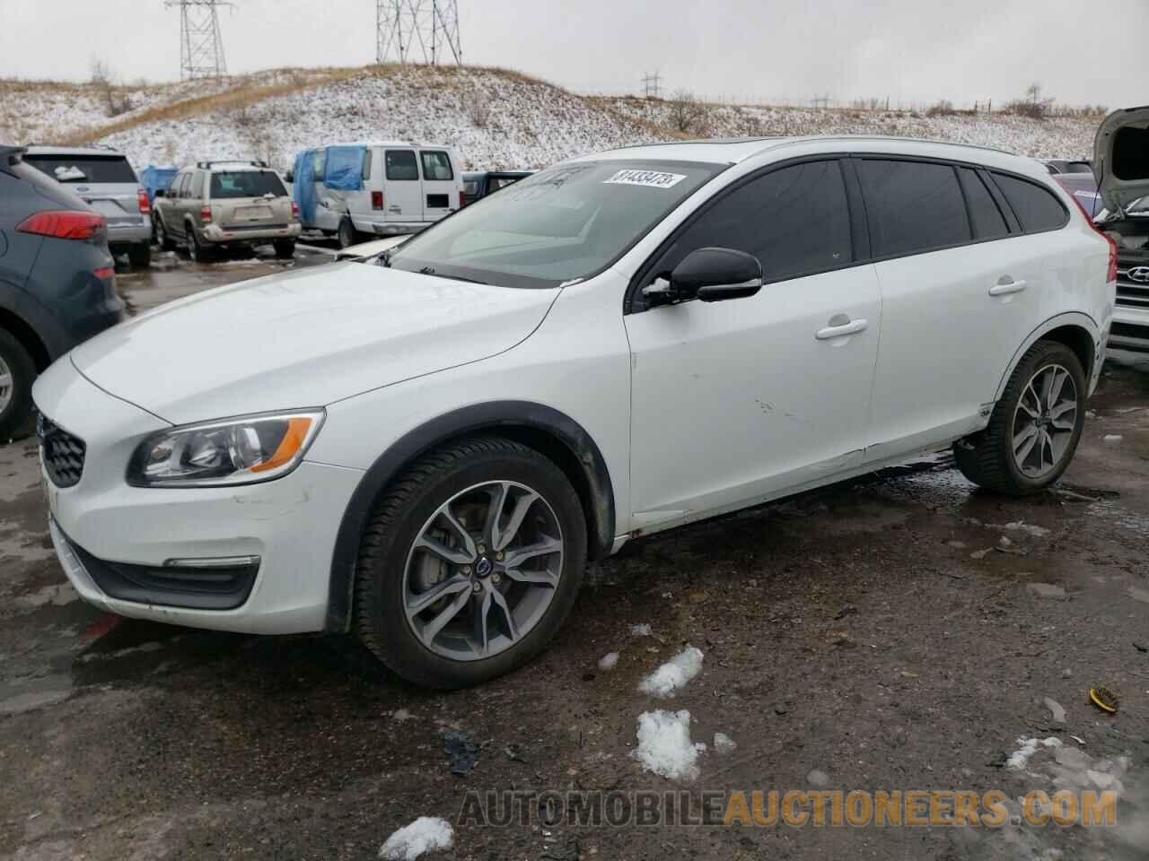 YV4612HK3G1010967 VOLVO V60 2016