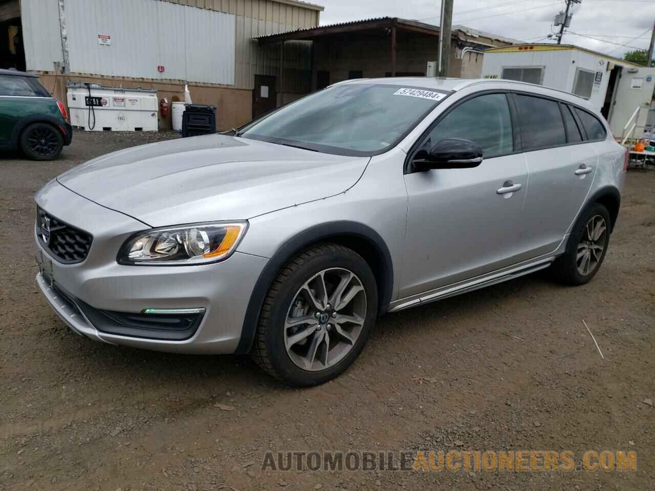 YV4612HK8F1000479 VOLVO V60 2015