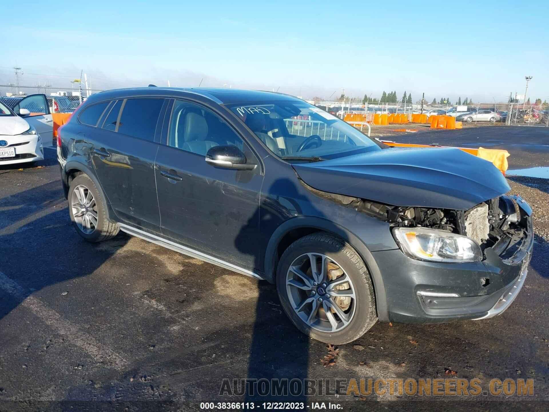 YV4612HK8F1001258 VOLVO V60 CROSS COUNTRY 2015