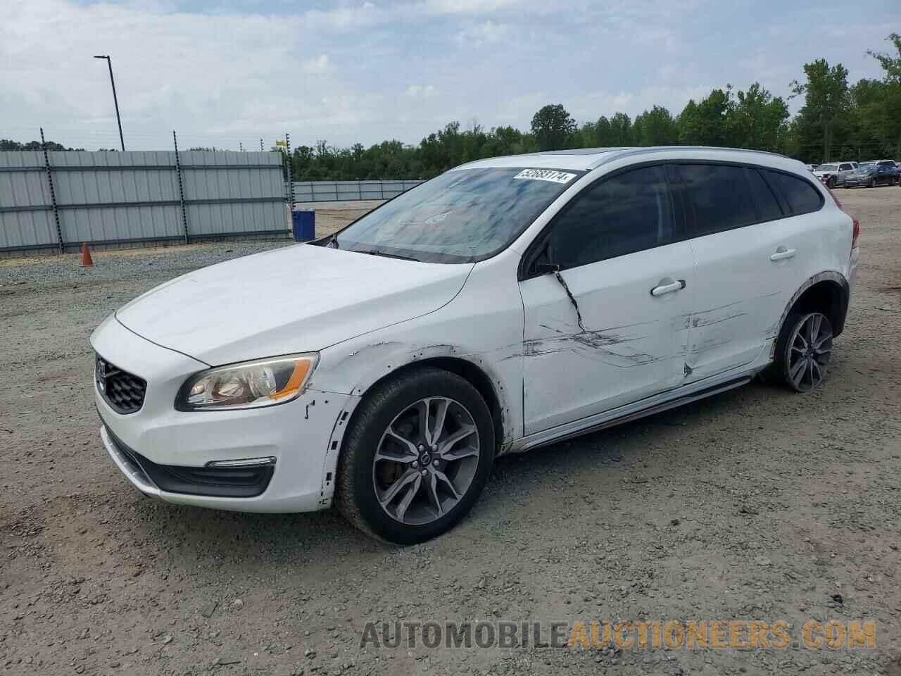 YV4612HK8G1003044 VOLVO V60 2016