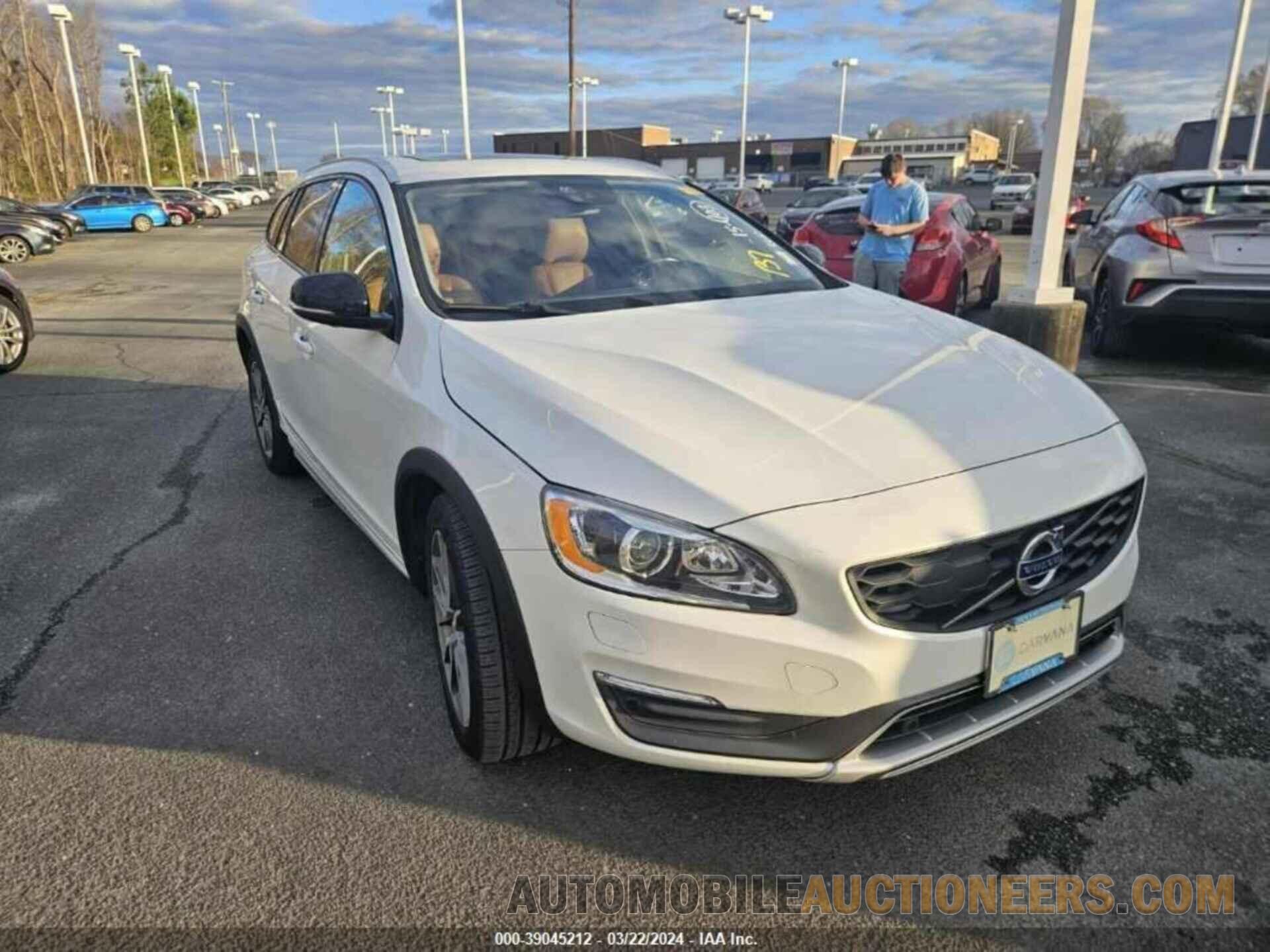 YV4612HM5F1001879 VOLVO V60 CROSS COUNTRY 2015