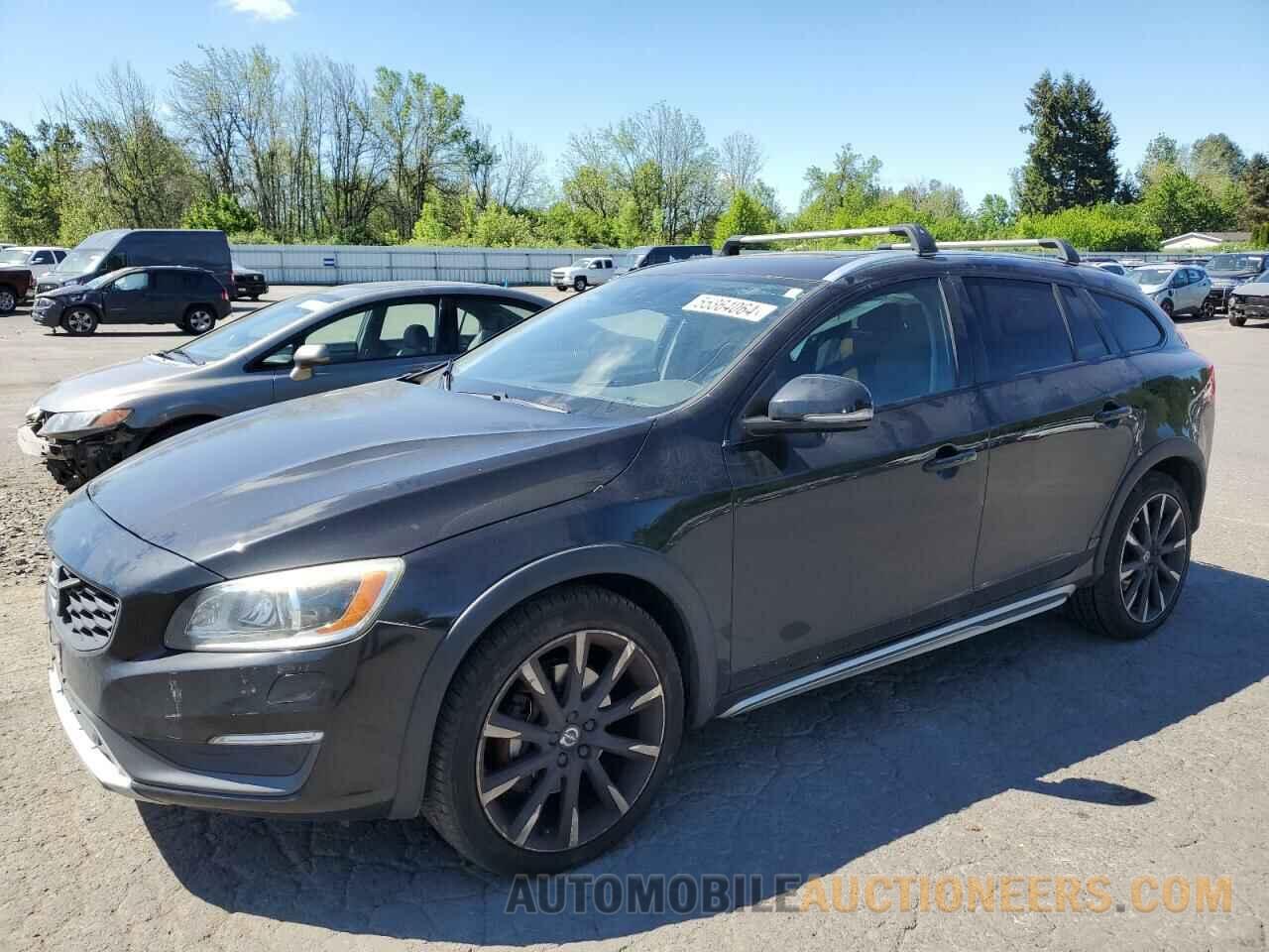 YV4612HM9G1014975 VOLVO V60 2016