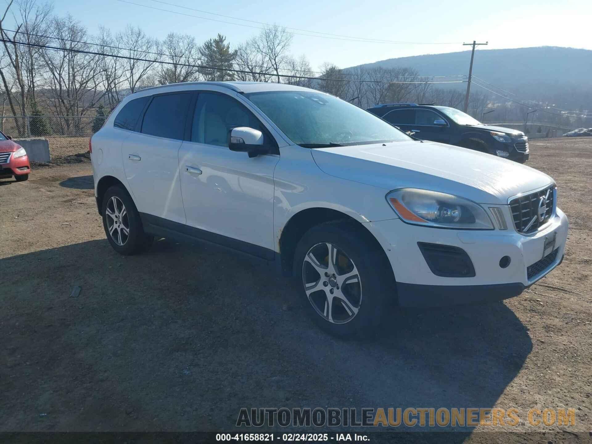 YV4902DZ0D2440674 VOLVO XC60 2013