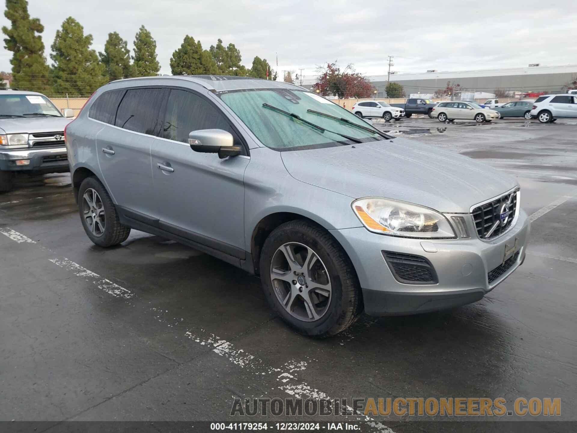 YV4902DZ2B2142267 VOLVO XC60 2011