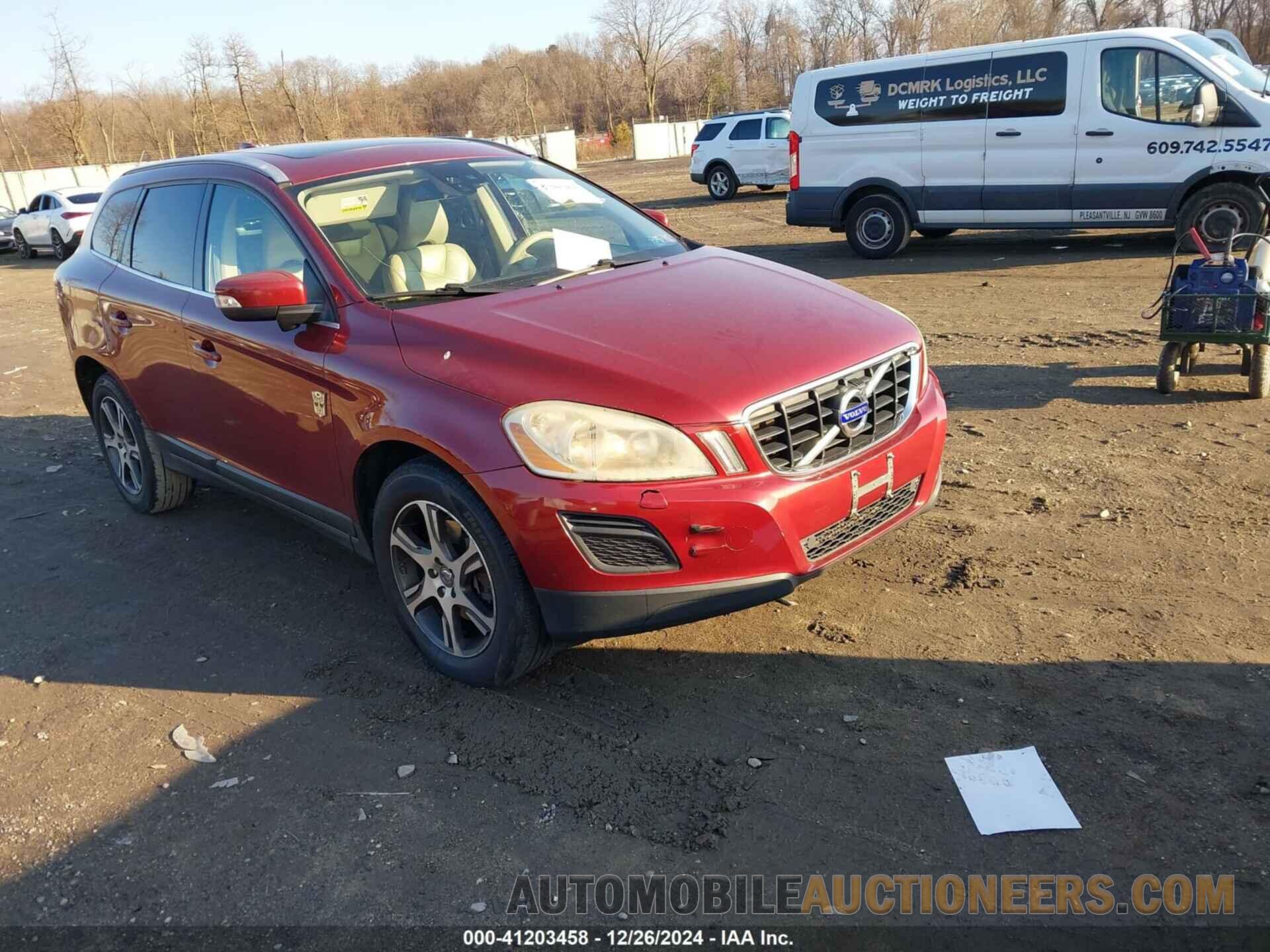 YV4902DZ2B2178279 VOLVO XC60 2011