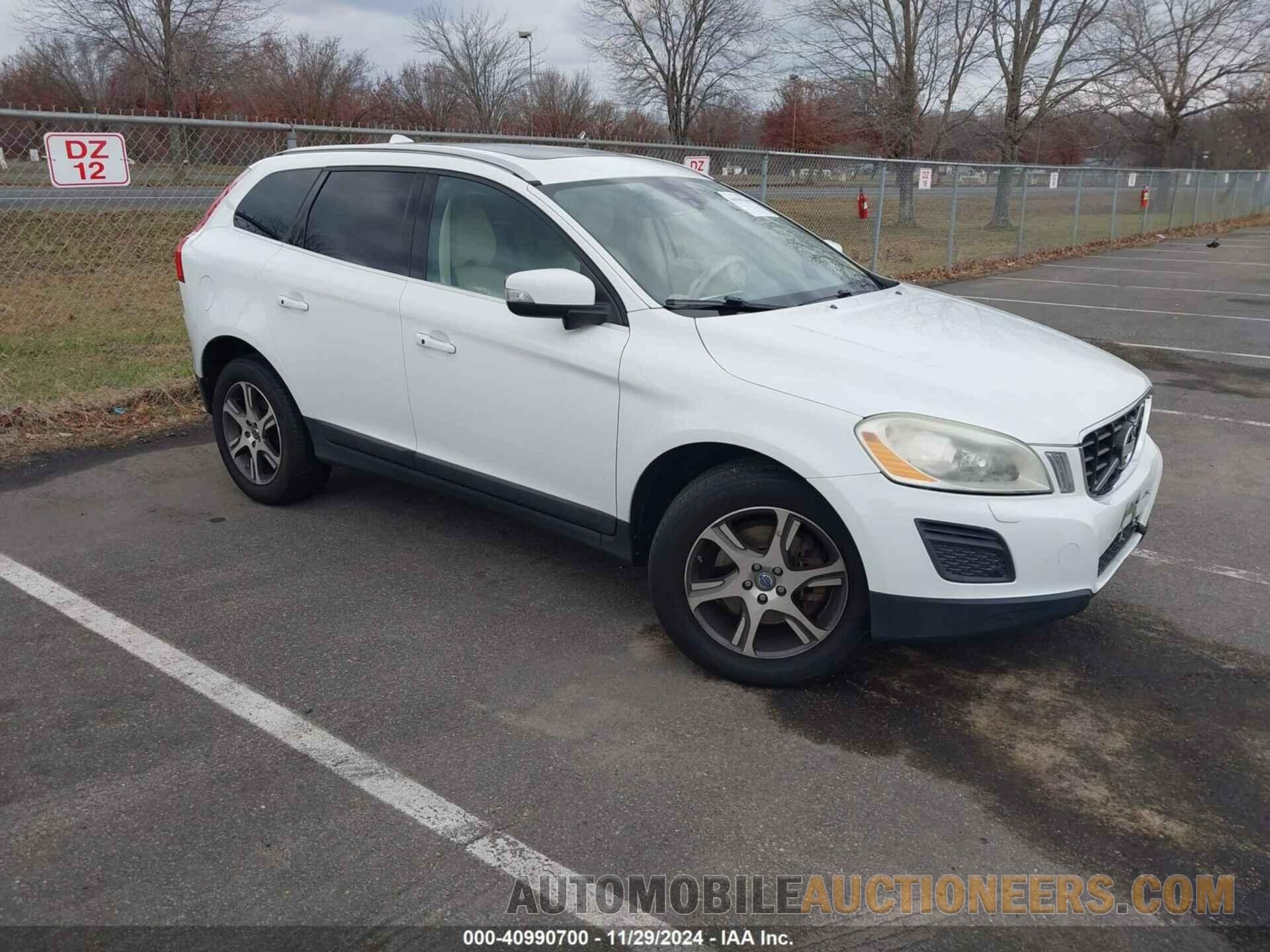 YV4902DZ3D2449143 VOLVO XC60 2013