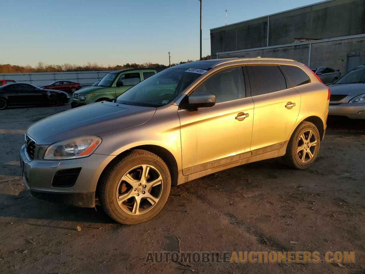 YV4902DZ4C2307074 VOLVO XC60 2012