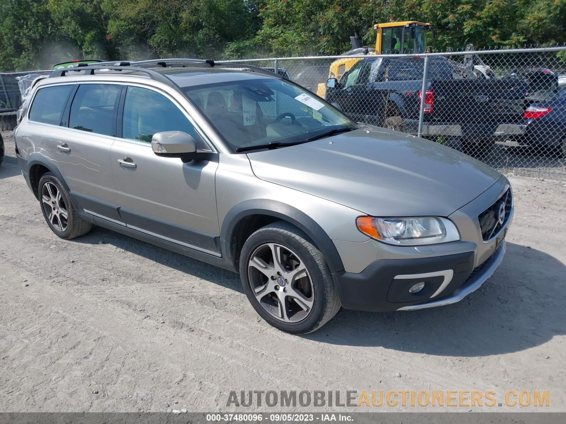 YV4902NM9F1210272 VOLVO XC70 2015