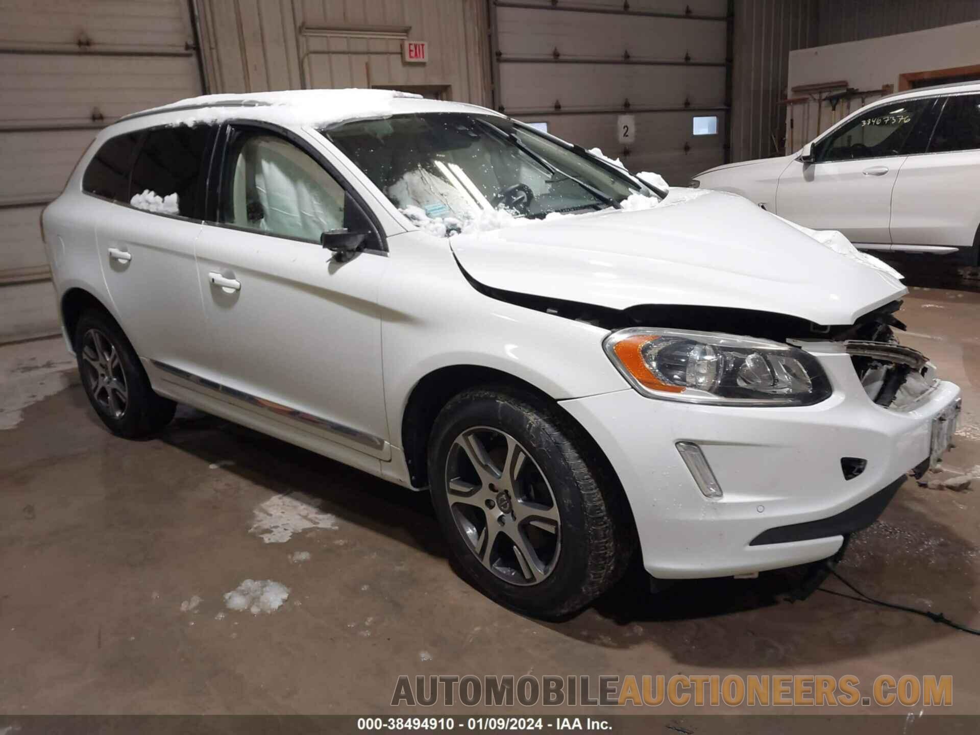 YV4902RB0F2577127 VOLVO XC60 2015