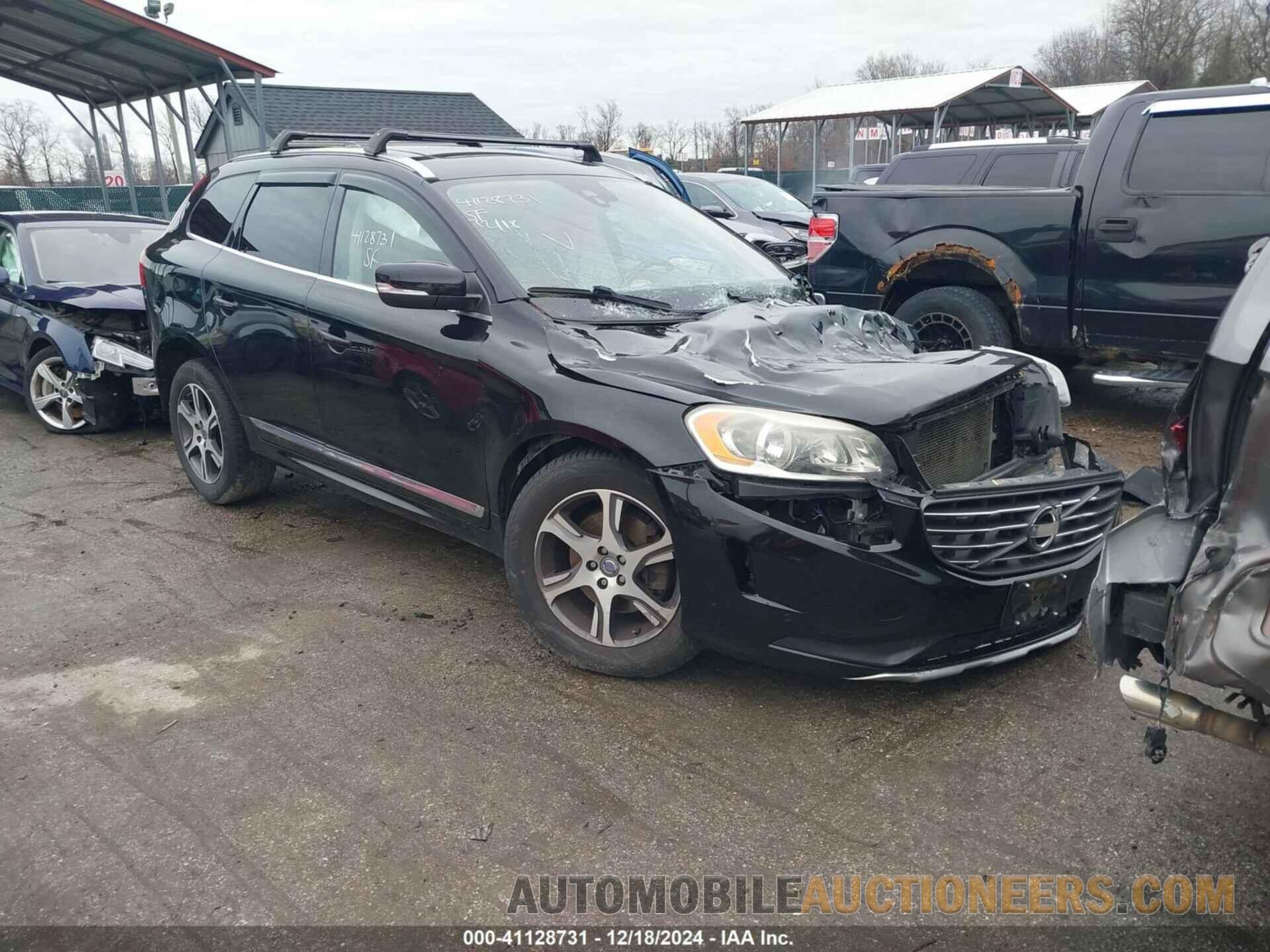 YV4902RB1F2562345 VOLVO XC60 2015