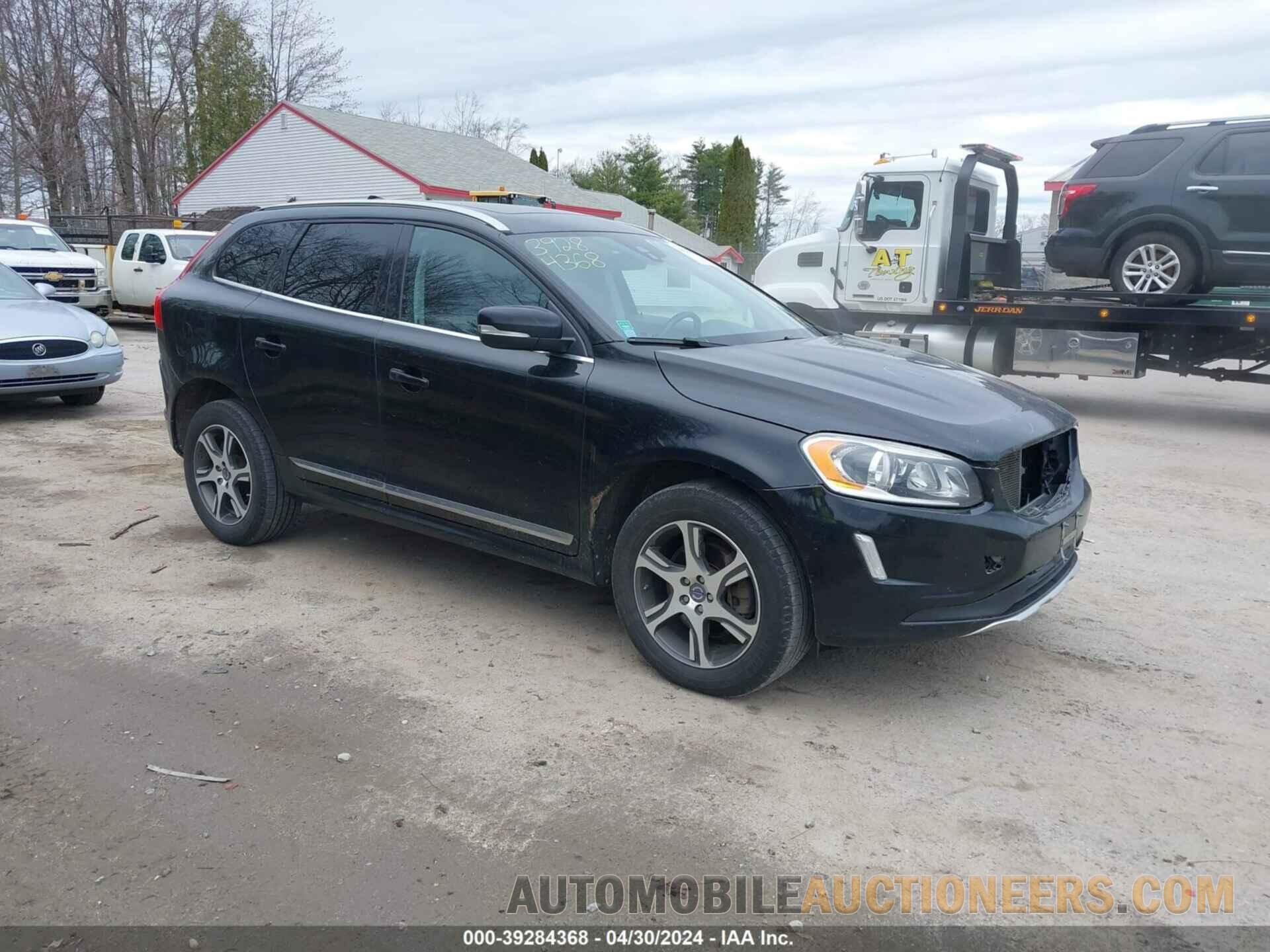 YV4902RC4F2581707 VOLVO XC60 2015