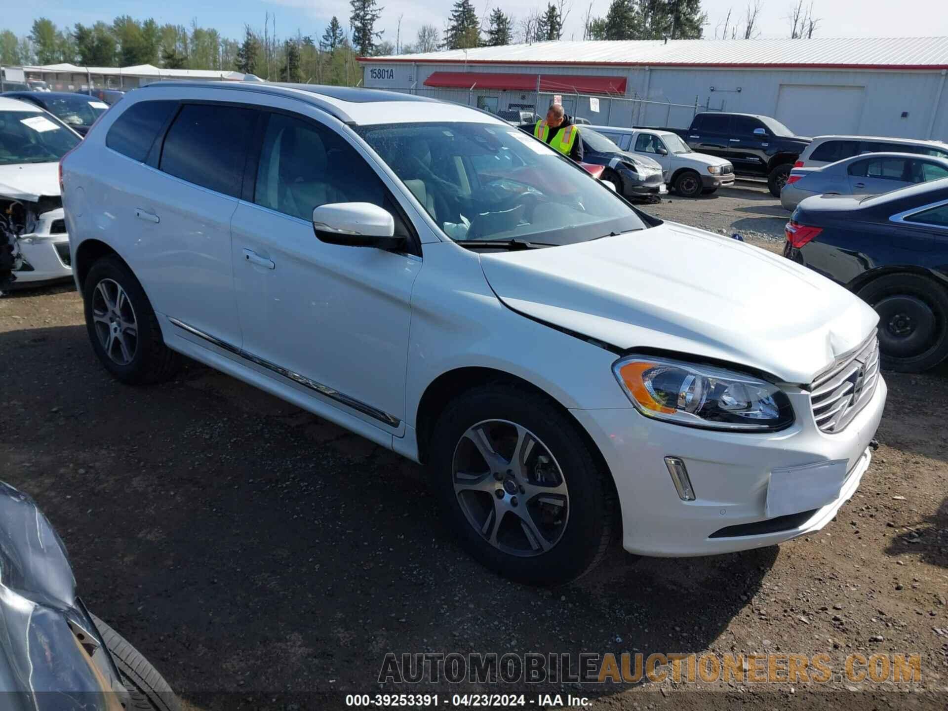 YV4902RC7F2611699 VOLVO XC60 2015