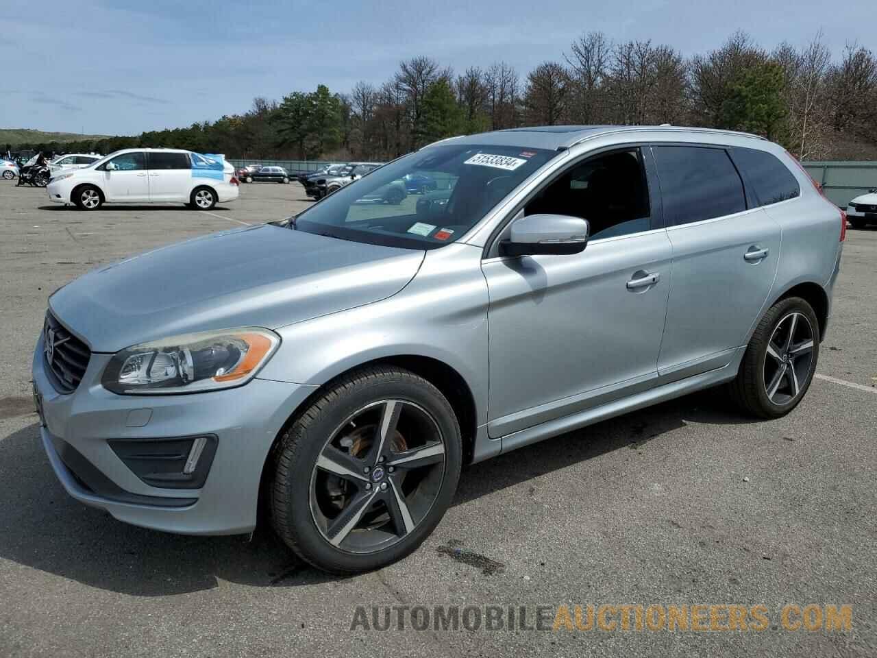 YV4902RH8F2585190 VOLVO XC60 2015