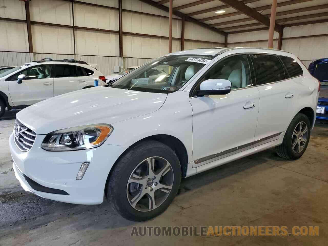 YV4902RK0F2727771 VOLVO XC60 2015