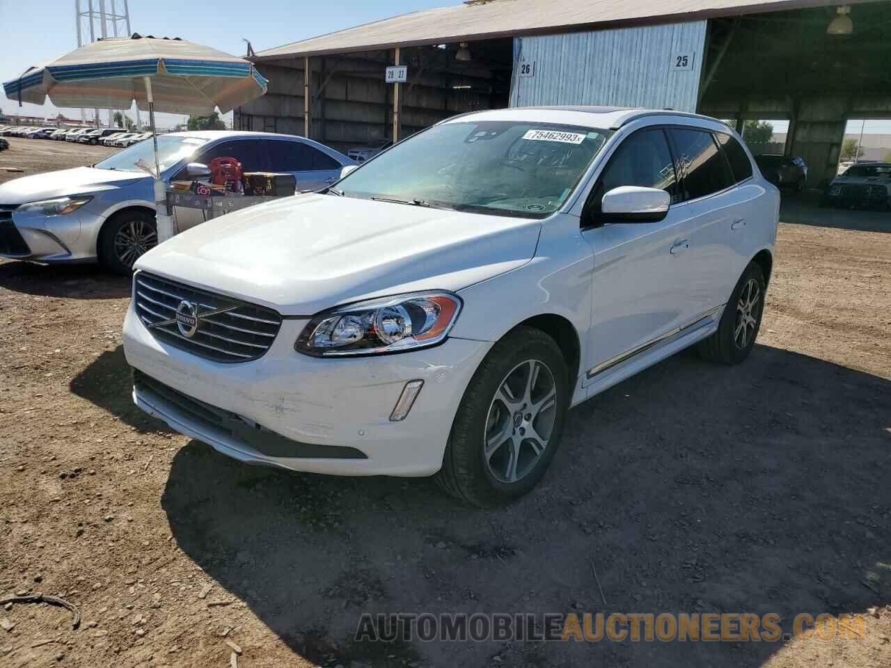 YV4902RK1F2723647 VOLVO XC60 2015