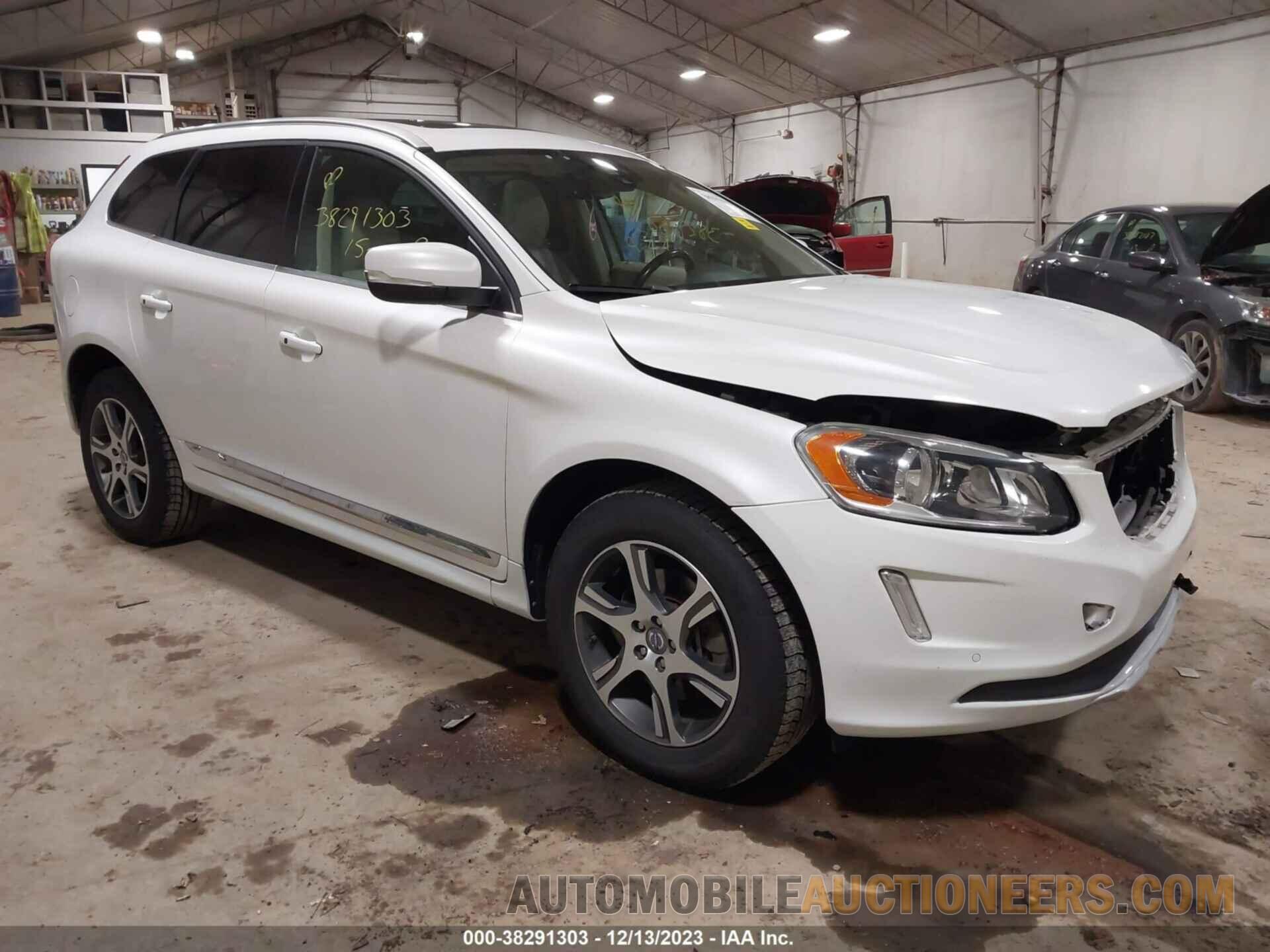 YV4902RK2F2628501 VOLVO XC60 2015