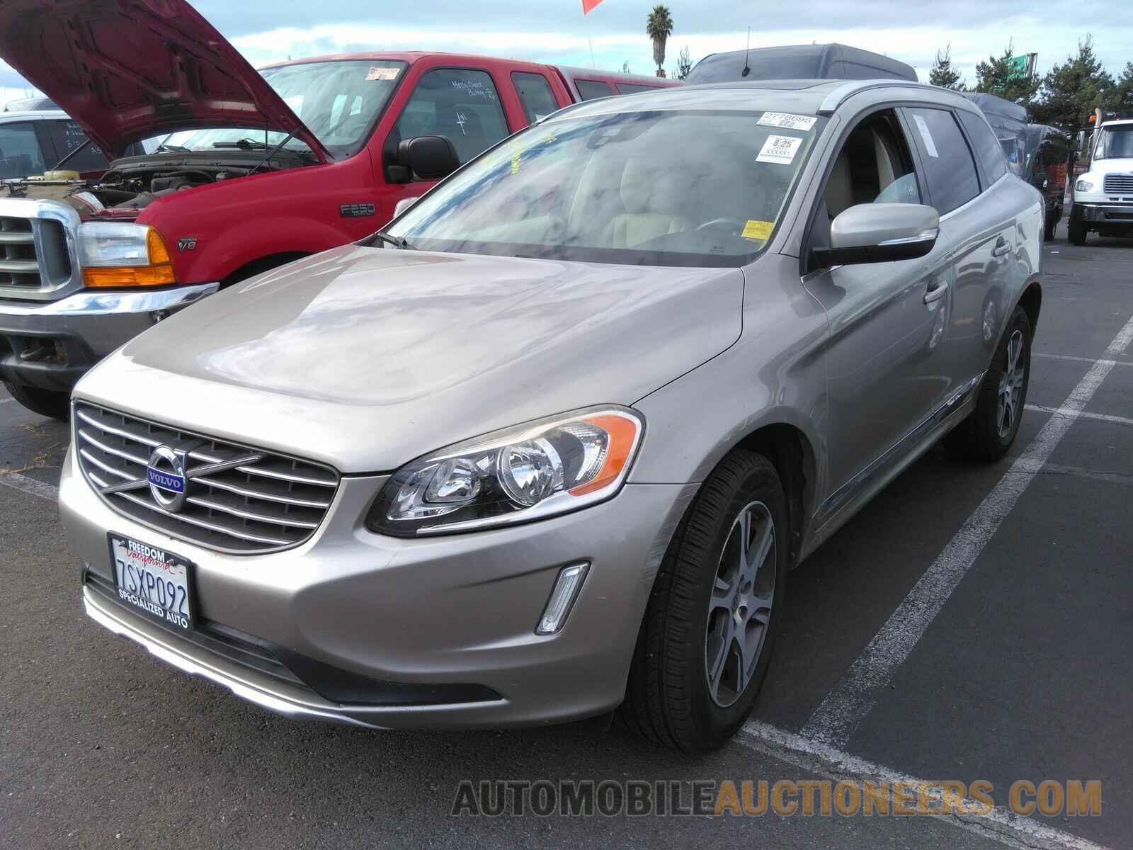 YV4902RK3F2670062 Volvo XC60 2015