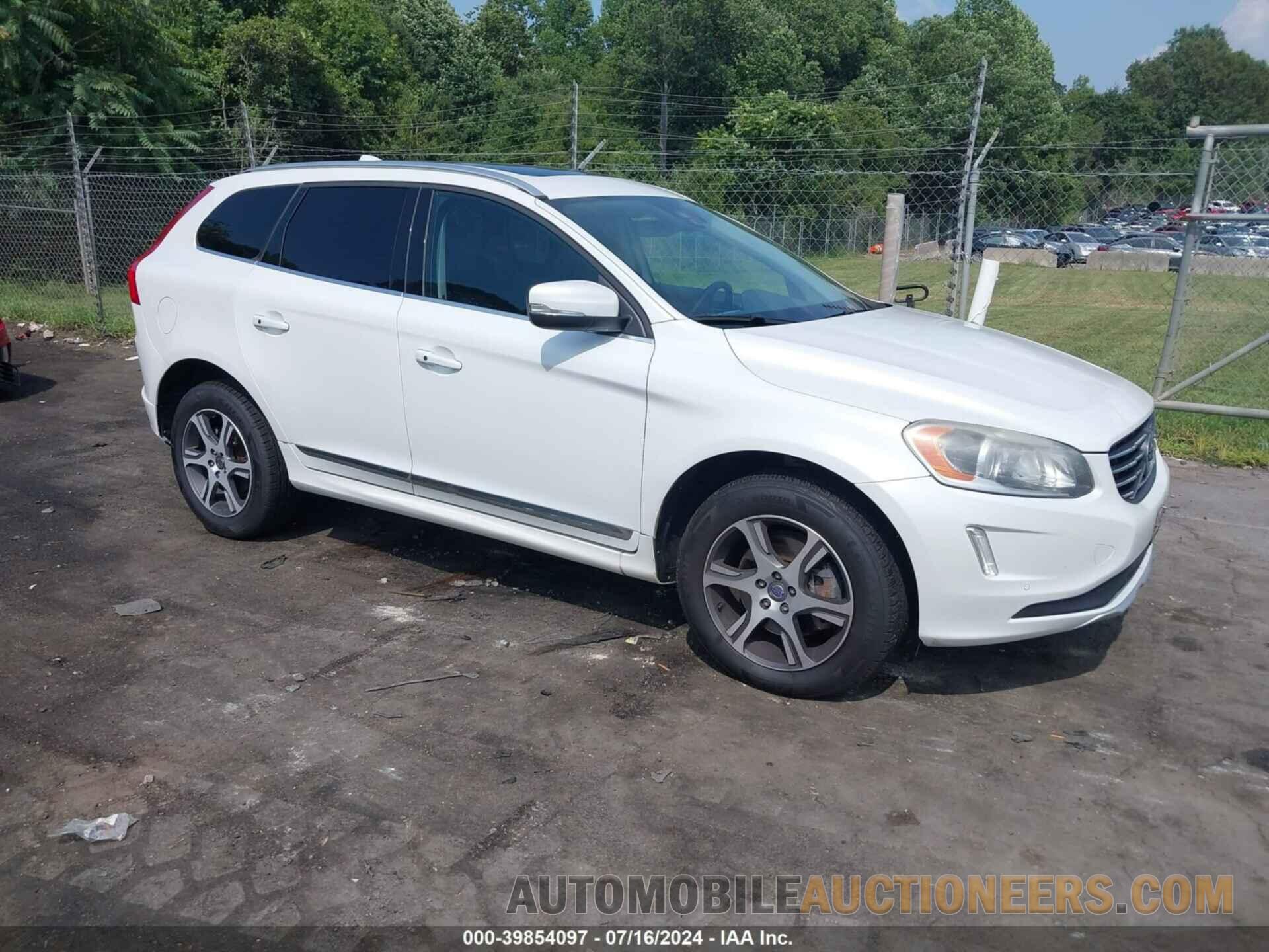 YV4902RK9F2751910 VOLVO XC60 2015