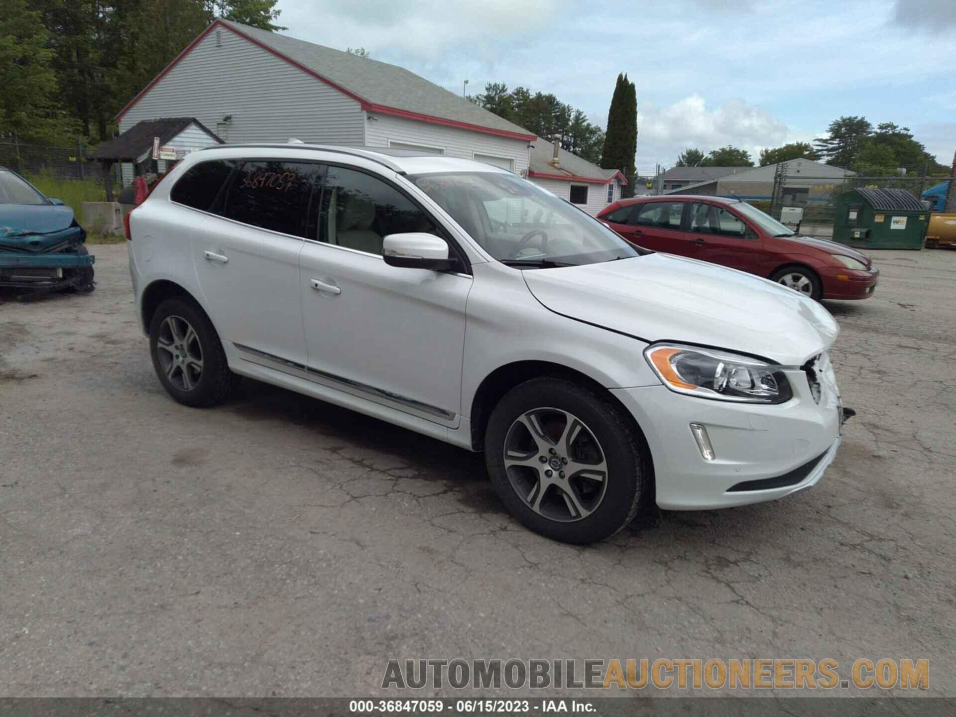 YV4902RM1F2637045 VOLVO XC60 2015